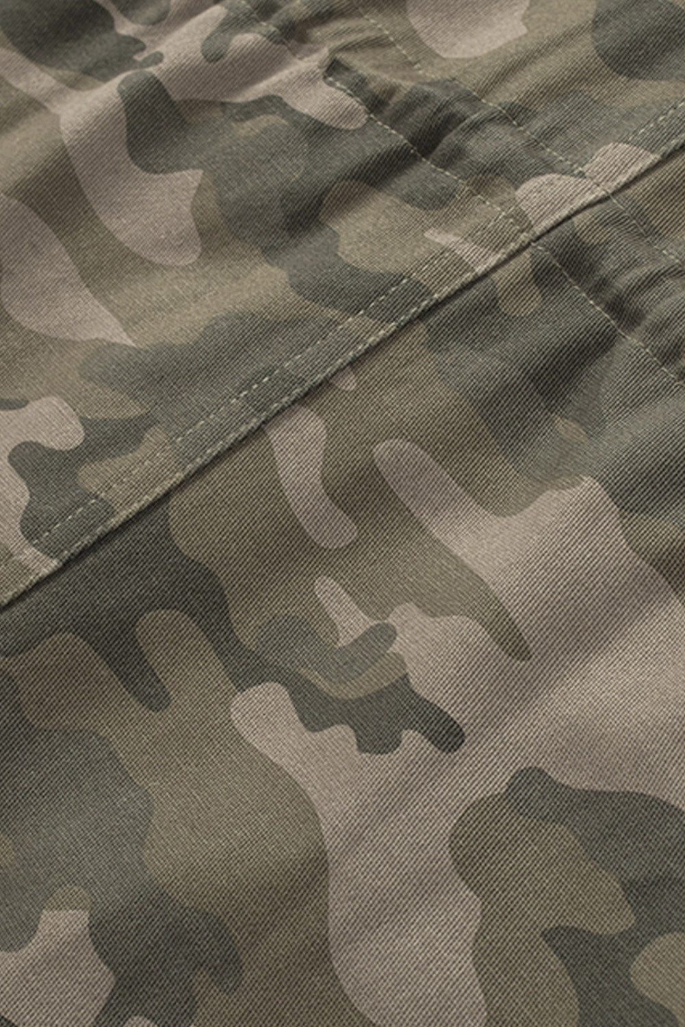 Marianne | Camouflage-Jacke mit vielseitigen Taschen und Knopfverschluss