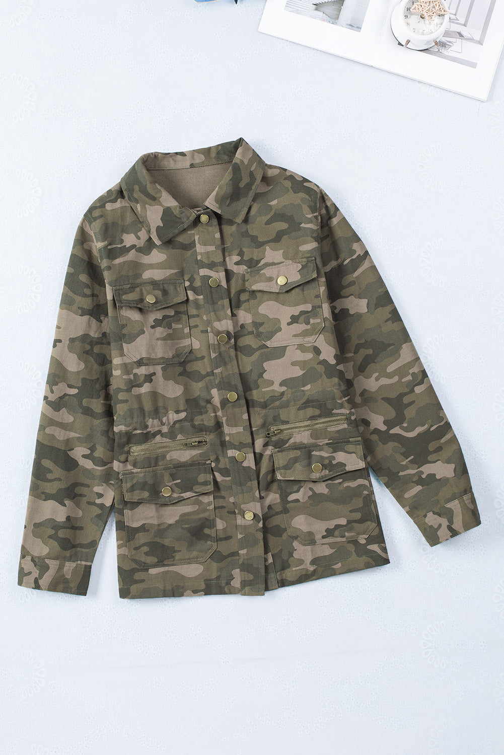 Marianne | Camouflage-Jacke mit vielseitigen Taschen und Knopfverschluss