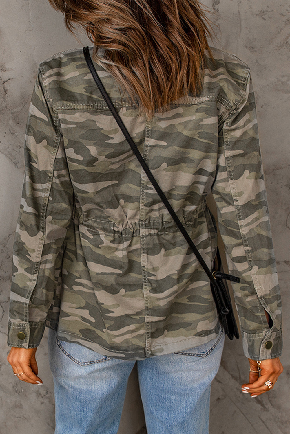 Marianne | Camouflage-Jacke mit vielseitigen Taschen und Knopfverschluss