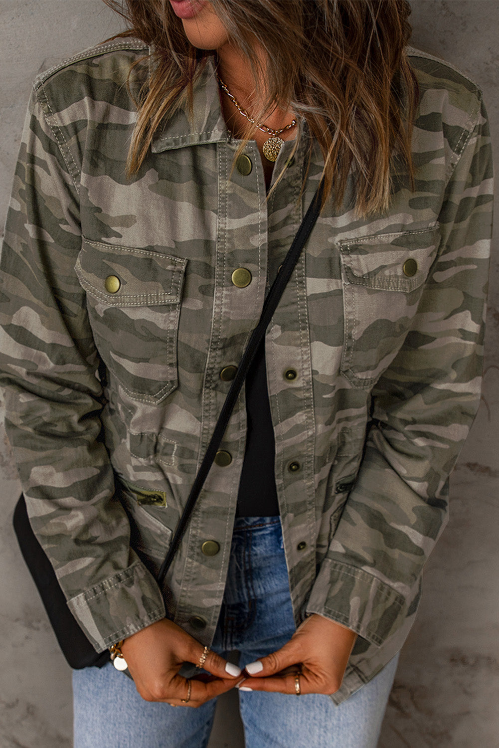 Marianne | Camouflage-Jacke mit vielseitigen Taschen und Knopfverschluss