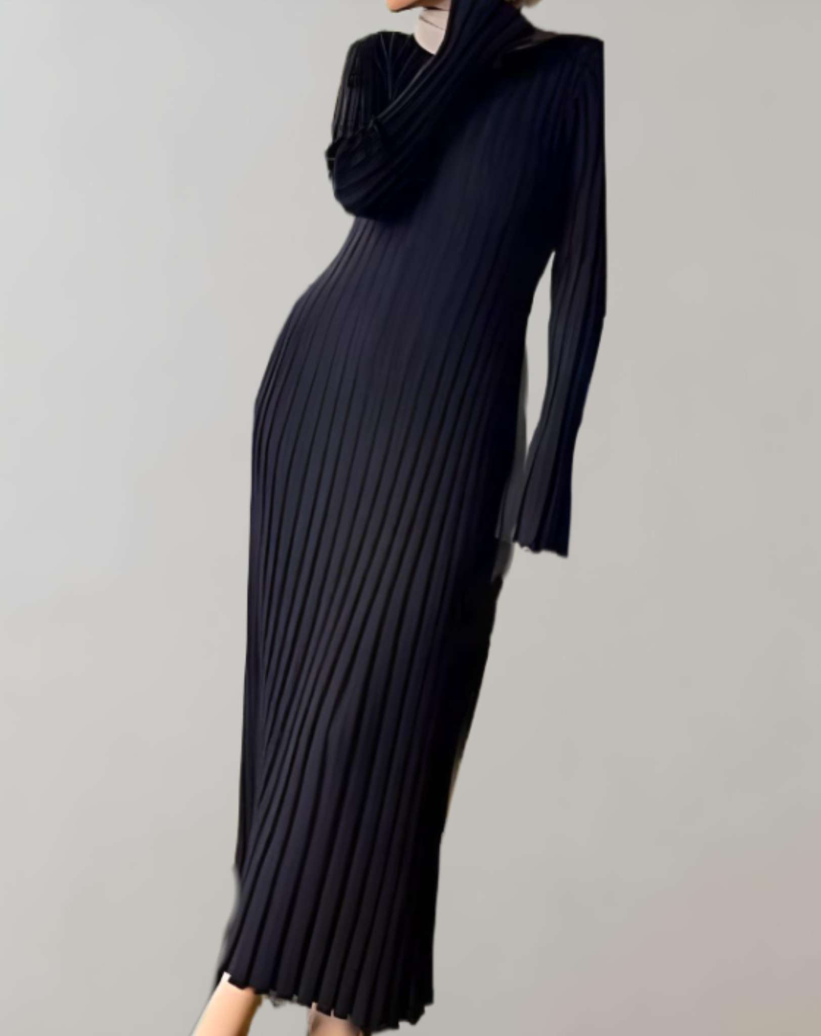 Adley -  Langes figurbetontes Kleid mit Rundhalsausschnitt und Rippstrick Kleid
