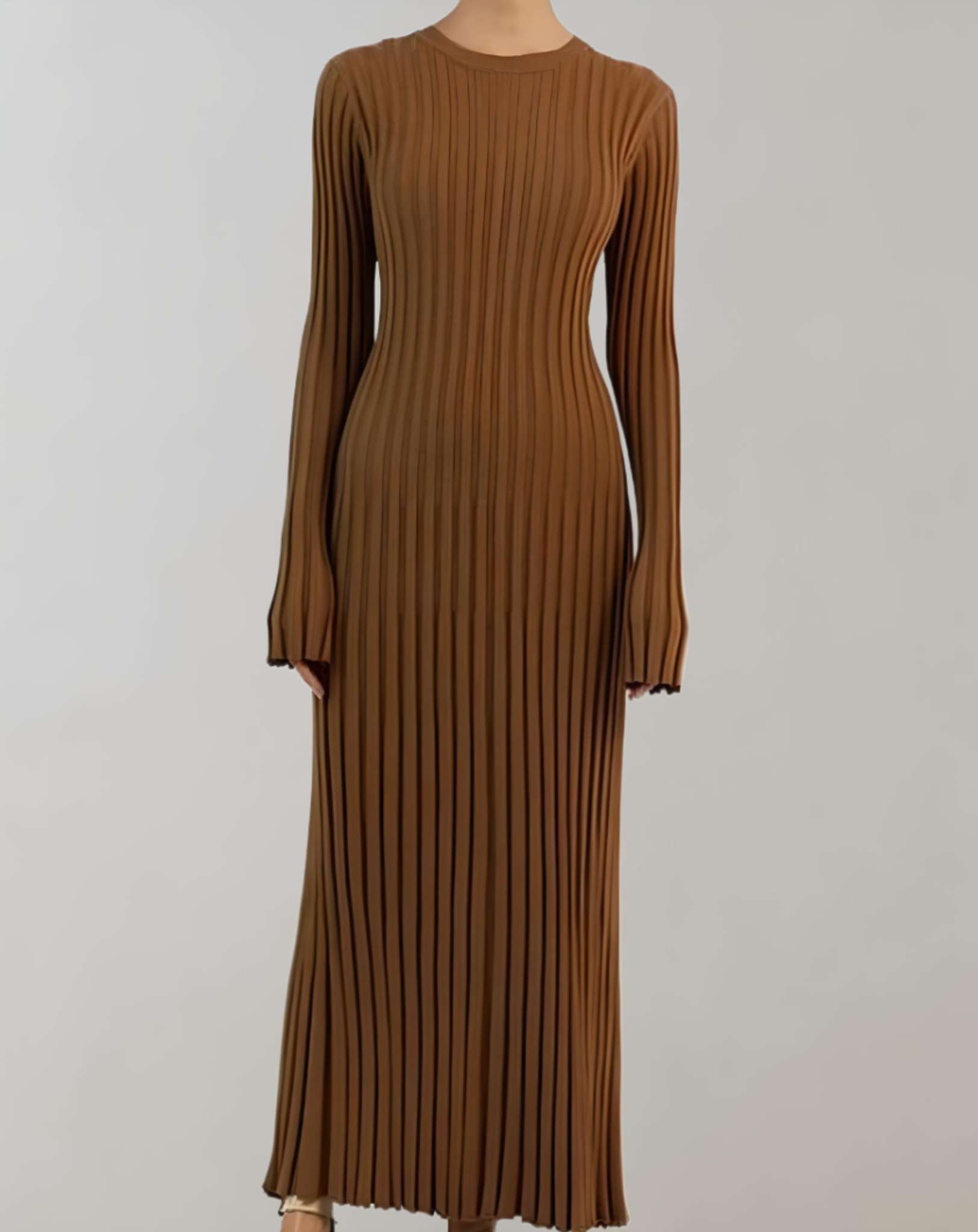 Adley -  Langes figurbetontes Kleid mit Rundhalsausschnitt und Rippstrick Kleid