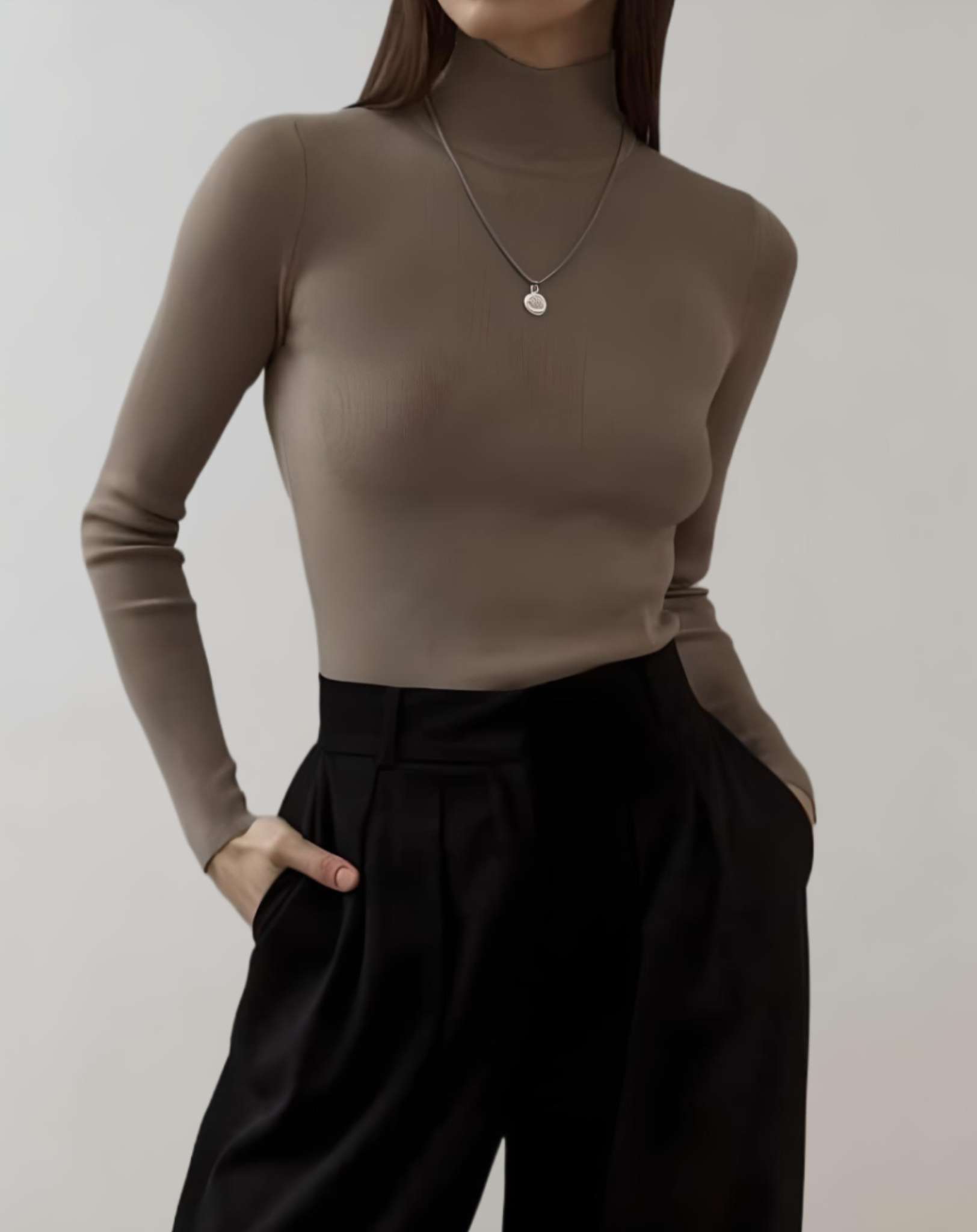 Alexia - Schlichter Rollkragenpullover mit schmaler Passform Sweater