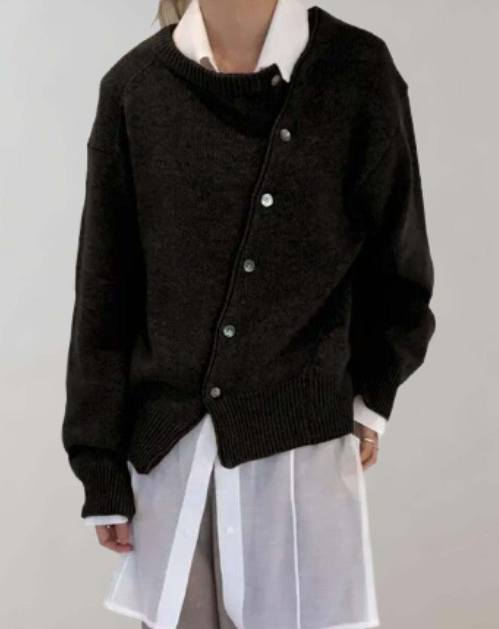 Andy -  Übergroßer Pullover mit diagonaler Knopfleiste und zufälligem Design Sweater
