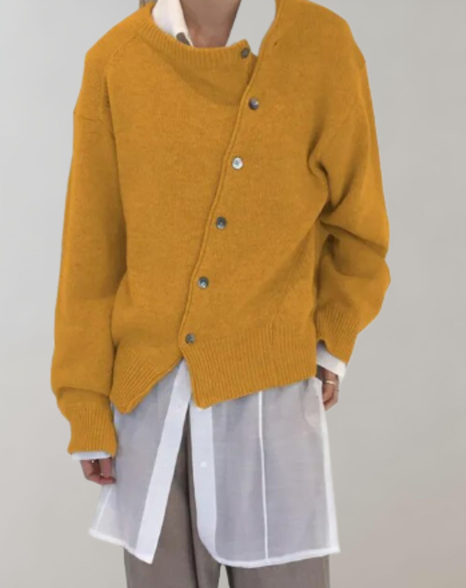 Andy -  Übergroßer Pullover mit diagonaler Knopfleiste und zufälligem Design Sweater