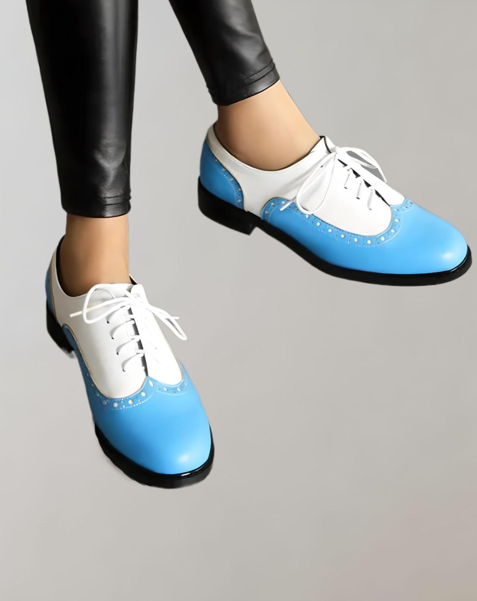 Angelie -  Glänzende Loafer für Damen mit strukturiertem Design Schuhe