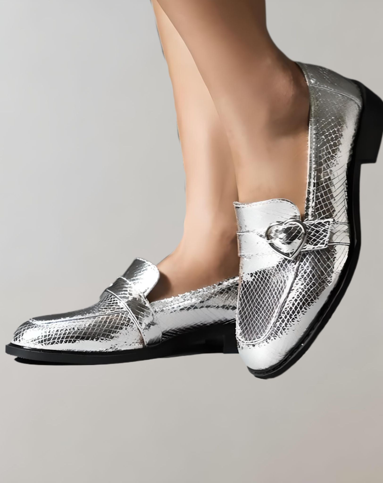 Angelie -  Glänzende Loafer für Damen mit strukturiertem Design Schuhe