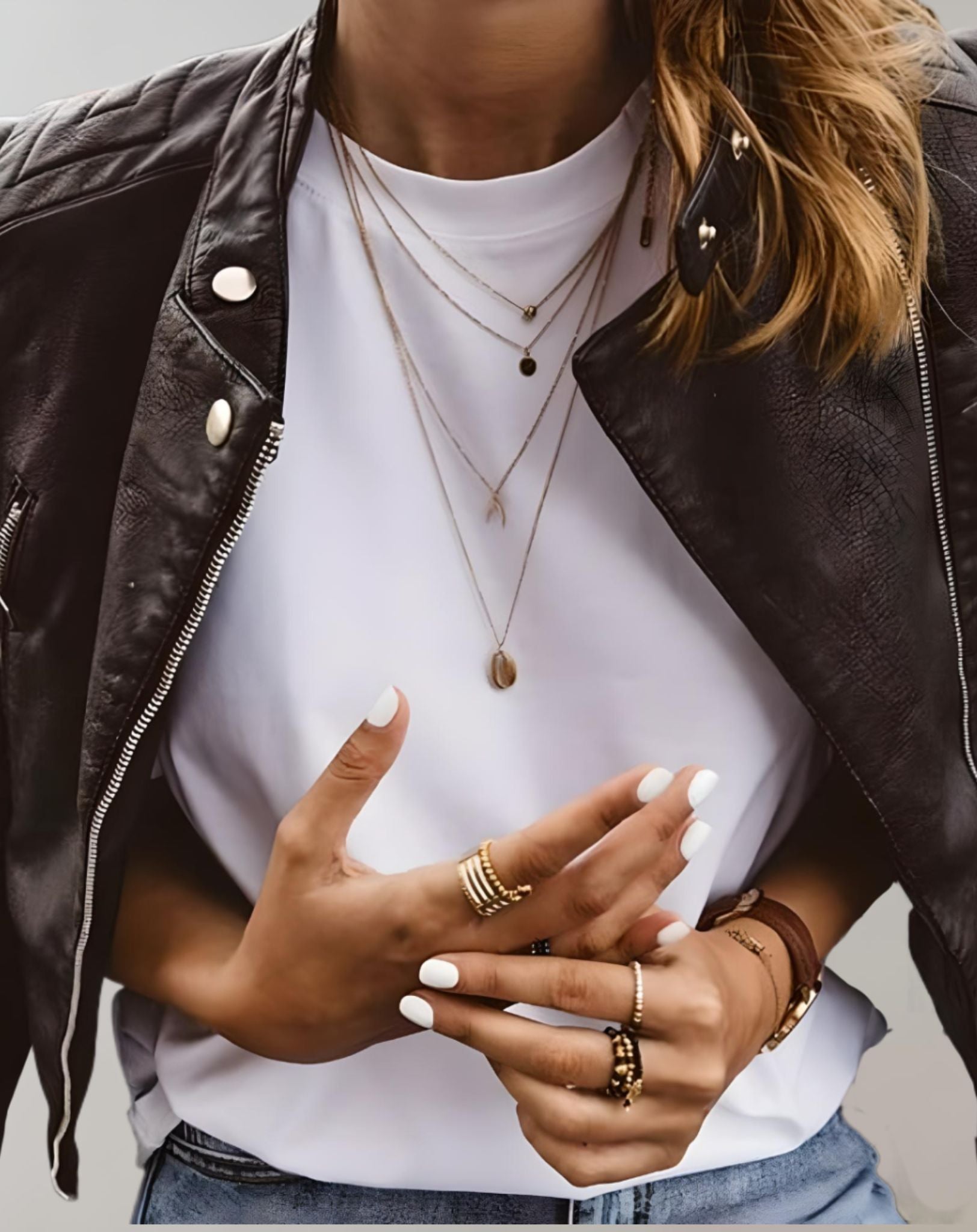 Kehlani - Schwarze taillierte Jacke mit Reißverschluss Muster und Strukturdesign Jacke