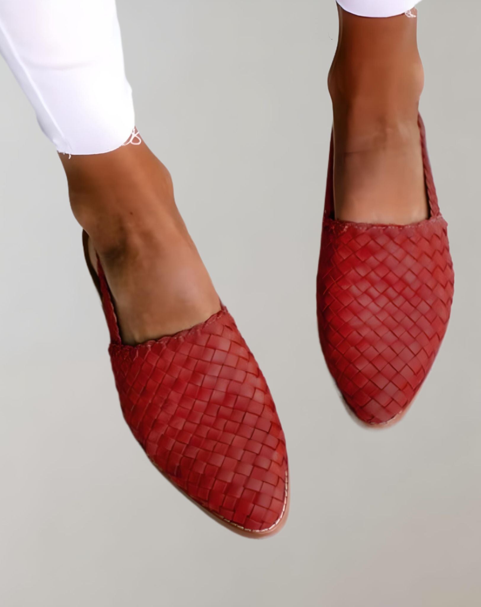 Molly - Flache Halb Loafer mit geflochtener Struktur und spitzem Knöchelriemen Schuhe