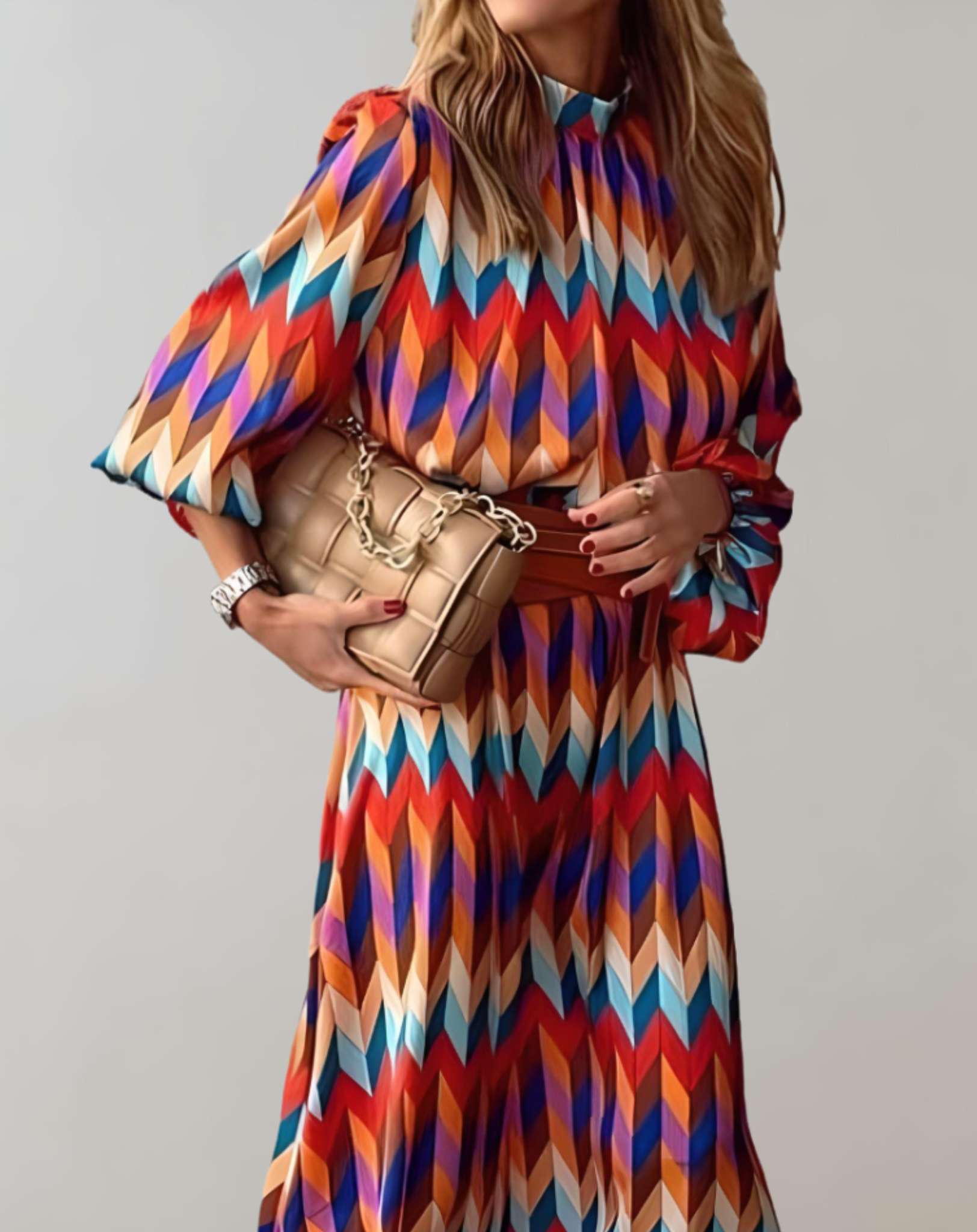 Vivian -  Temperamentvolles mittellanges Kleid mit Stehkragen und langen Ärmeln Kleid