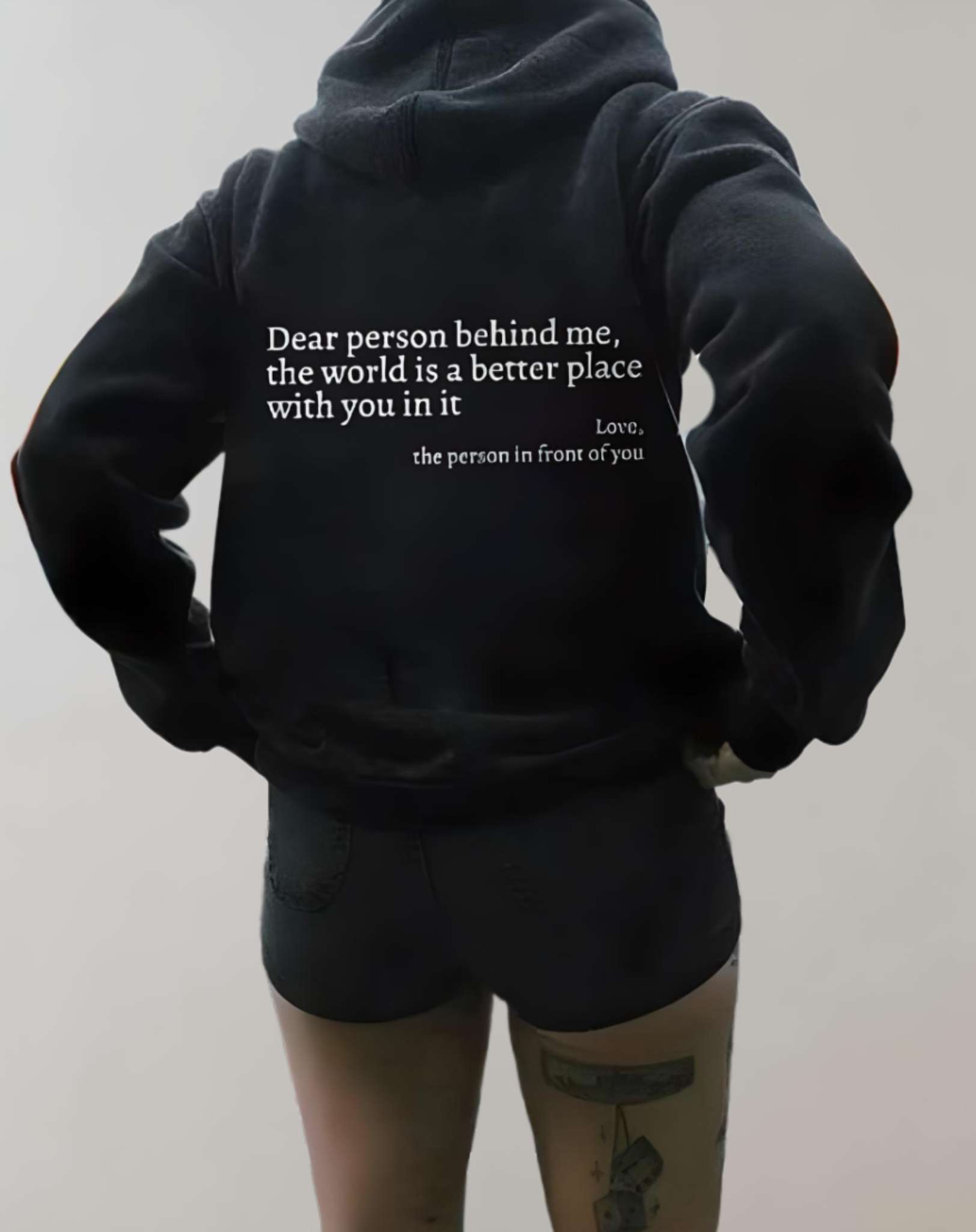 Caroline - Übergroßer Kapuzenpullover mit motivierendem Statement auf der Rückseite Sweater