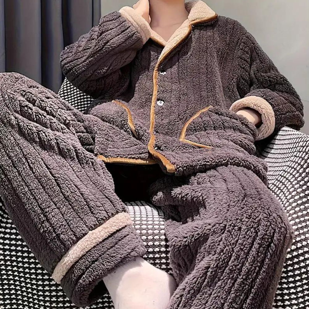 Atticus | Kuschelige Winterpyjama für Herren mit optimaler Wärme und Komfort