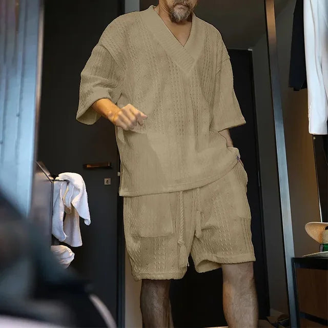 Locker sitzendes Strick-Set für men – Kurzarm-Shirt und Shorts im lässigen Design