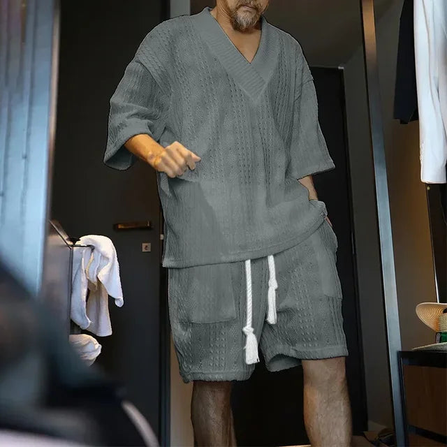 Locker sitzendes Strick-Set für men – Kurzarm-Shirt und Shorts im lässigen Design