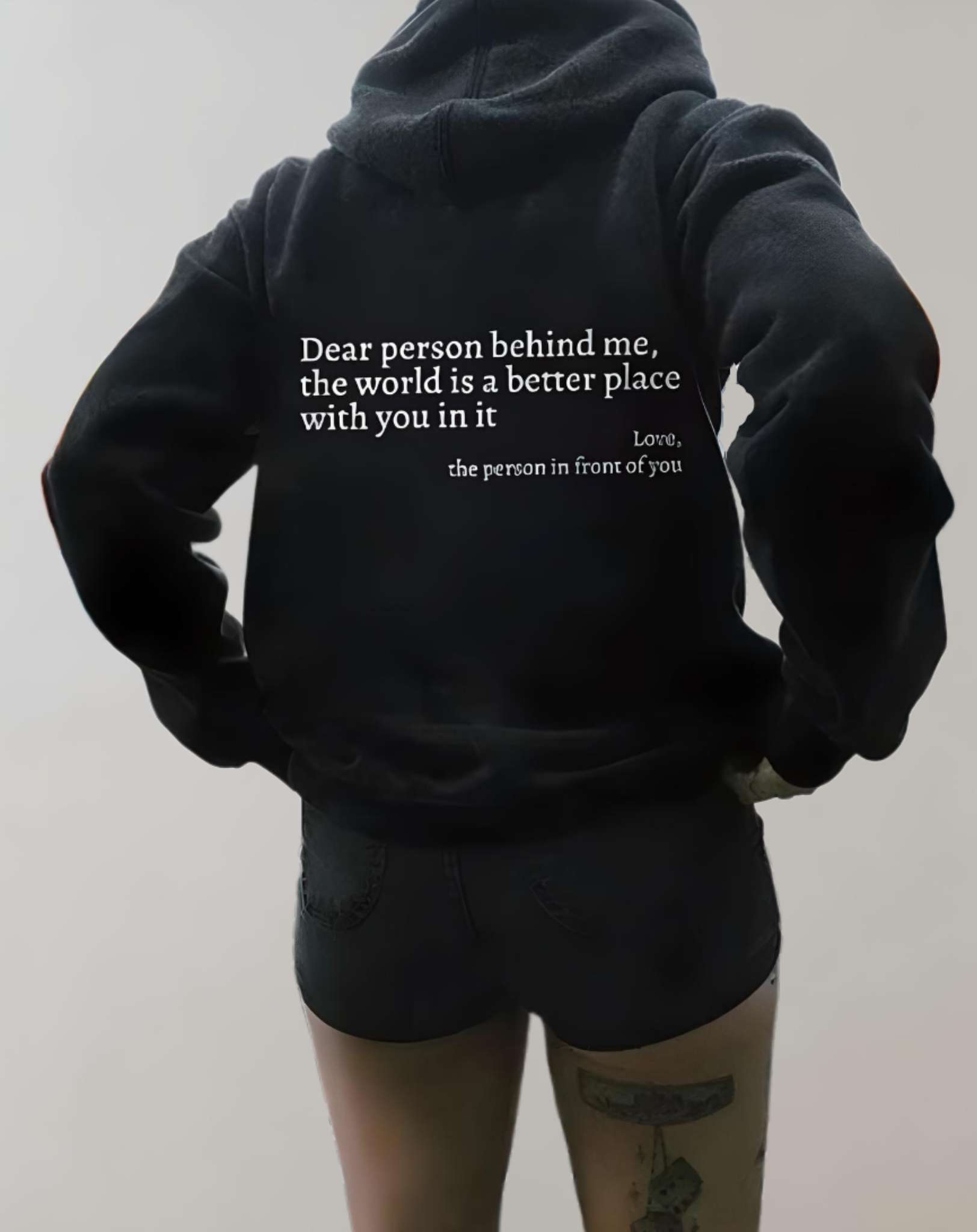 Daisy - Übergroßer Kapuzenpullover mit motivierendem Statement auf der Rückseite Sweater
