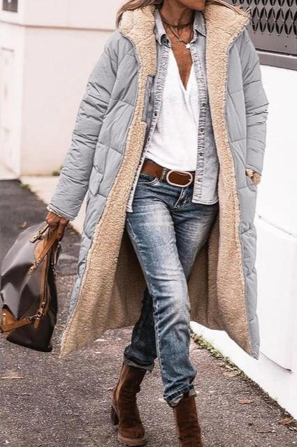 Damen Winterjacke mit Kapuze – Lange Wendejacke aus Sherpa-Fleece und Pufferstoff – Stilvolle, warme Outdoorjacke