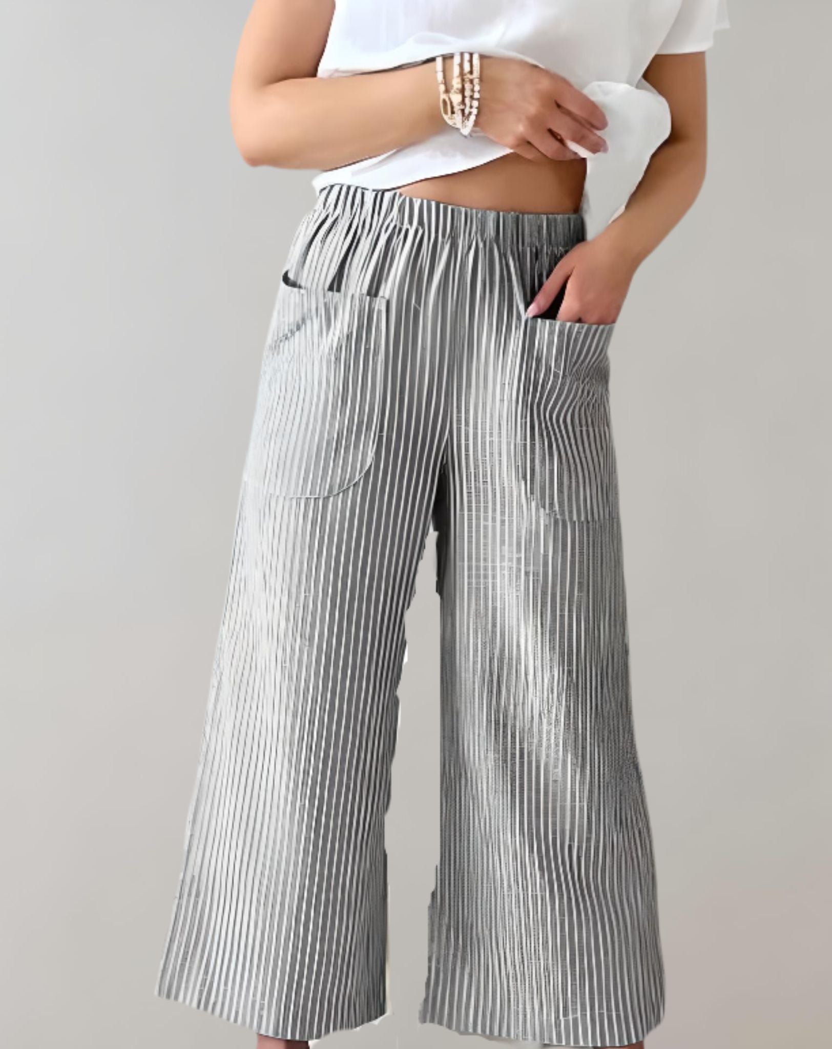 Ester - Kurze Cordhose mit Strumpfband und tiefen Taschen Hose