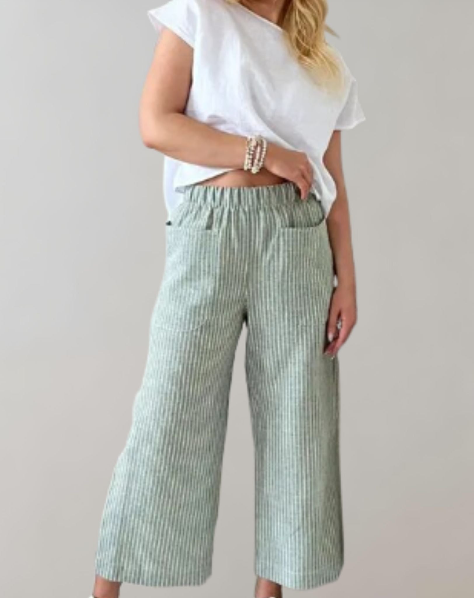 Ester - Kurze Cordhose mit Strumpfband und tiefen Taschen Hose