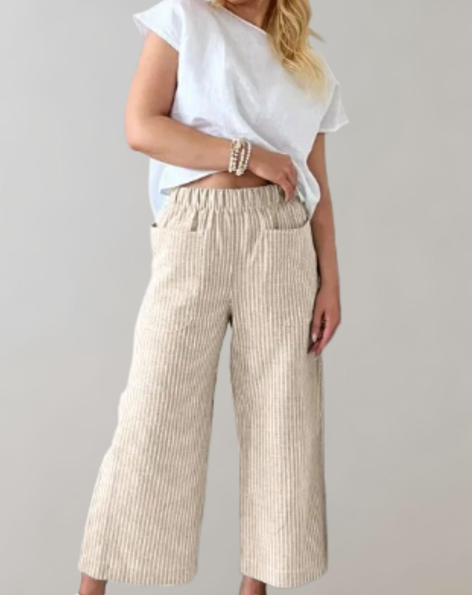 Ester - Kurze Cordhose mit Strumpfband und tiefen Taschen Hose