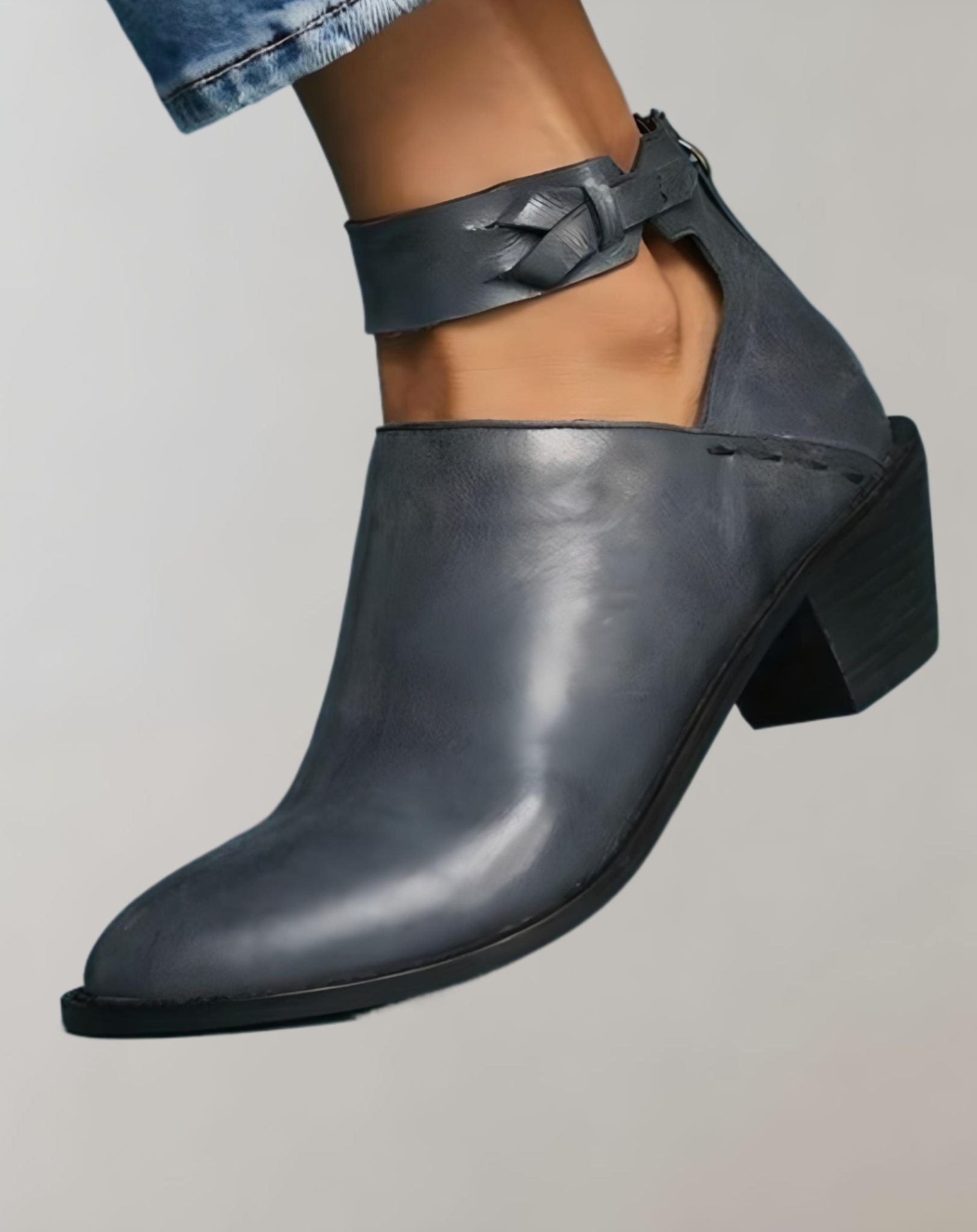 Gail - Leder mit spitzer Spitze und dicken Absätzen Schuhe