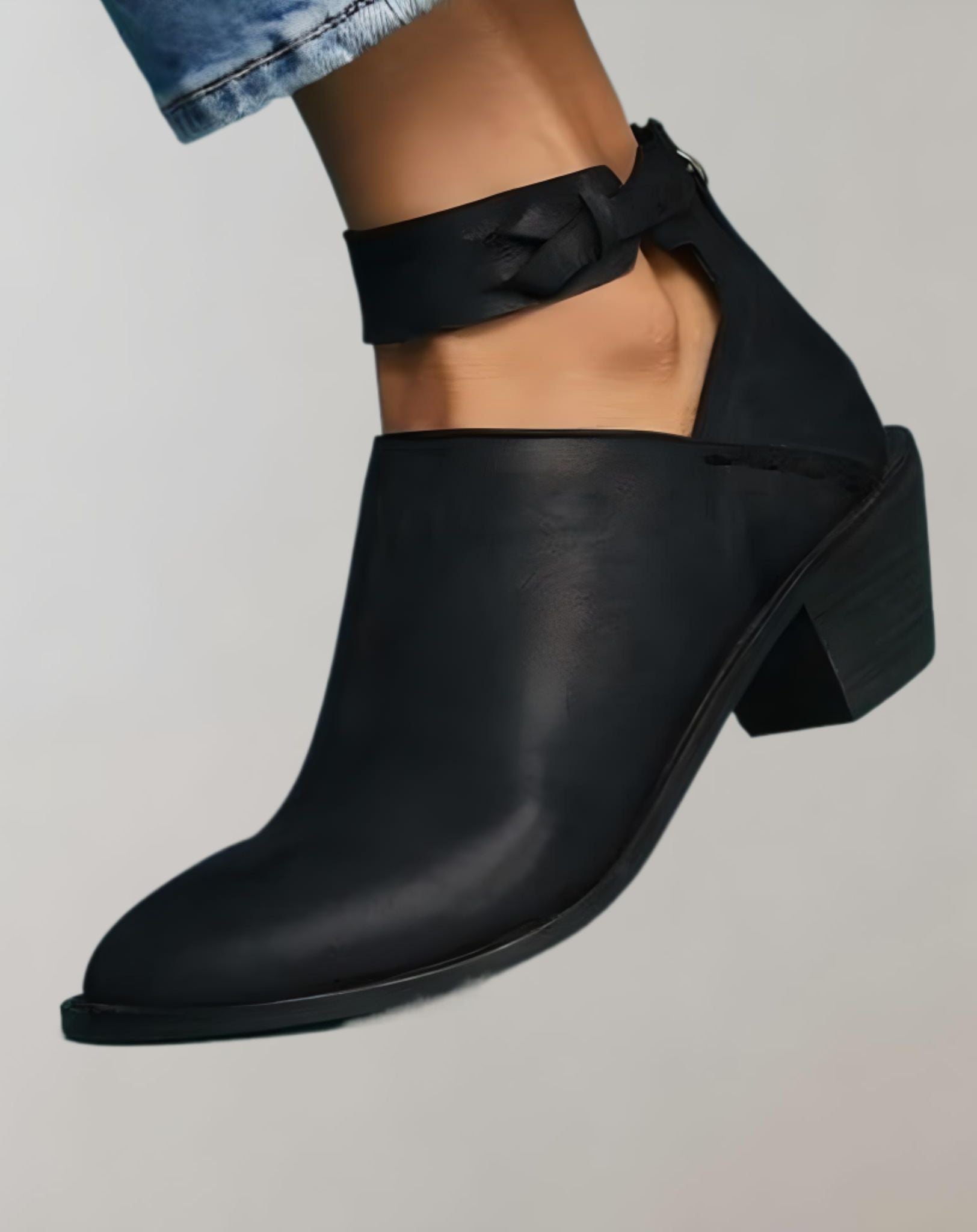 Gail - Leder mit spitzer Spitze und dicken Absätzen Schuhe