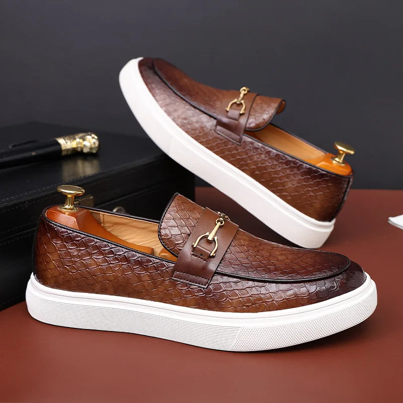 Griffin | Elegante Lederloafers mit geprägter Schnalle
