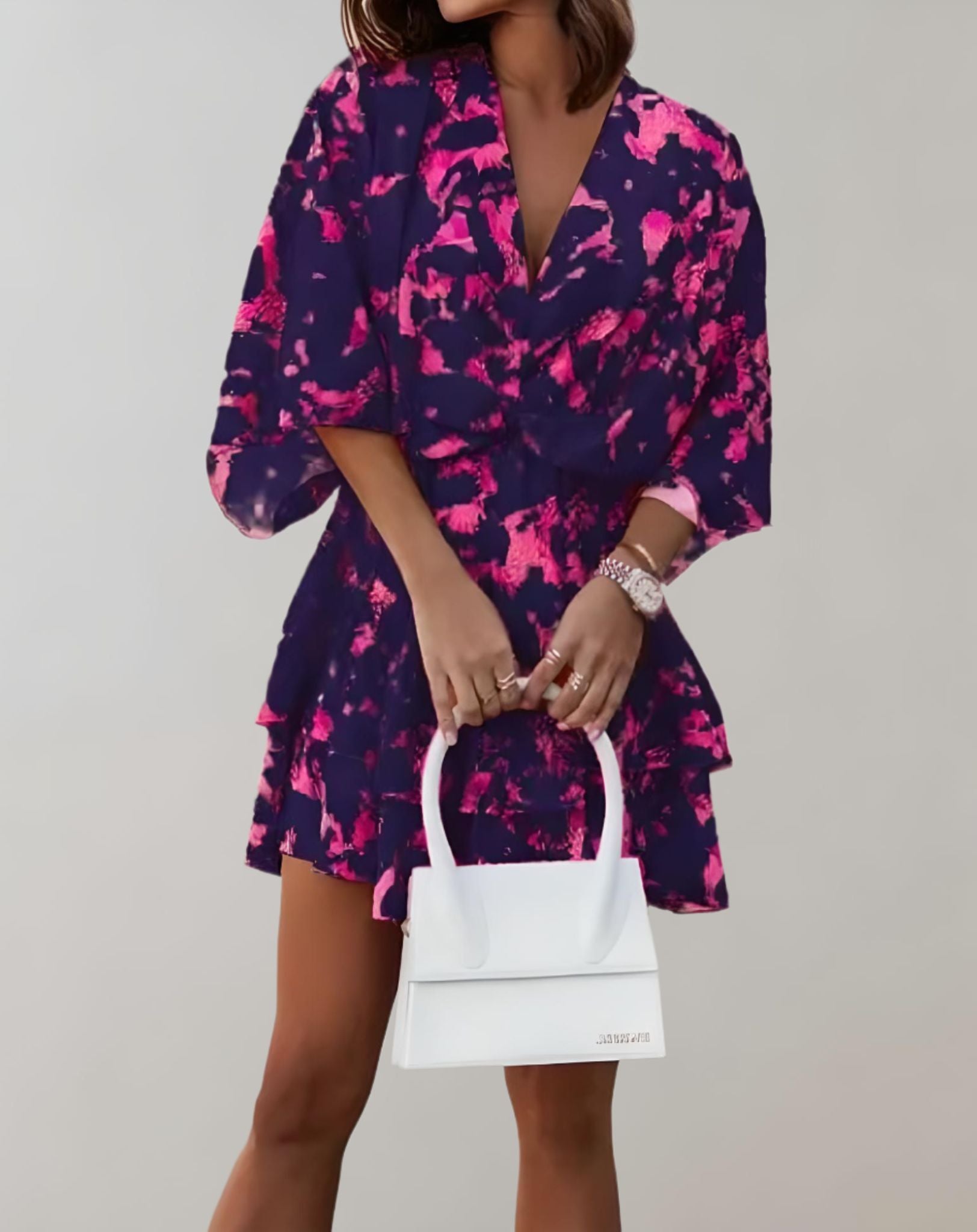 Iris - Minikleid mit tiefem V Ausschnitt weiten Ärmeln und zufälligem Design Kleid