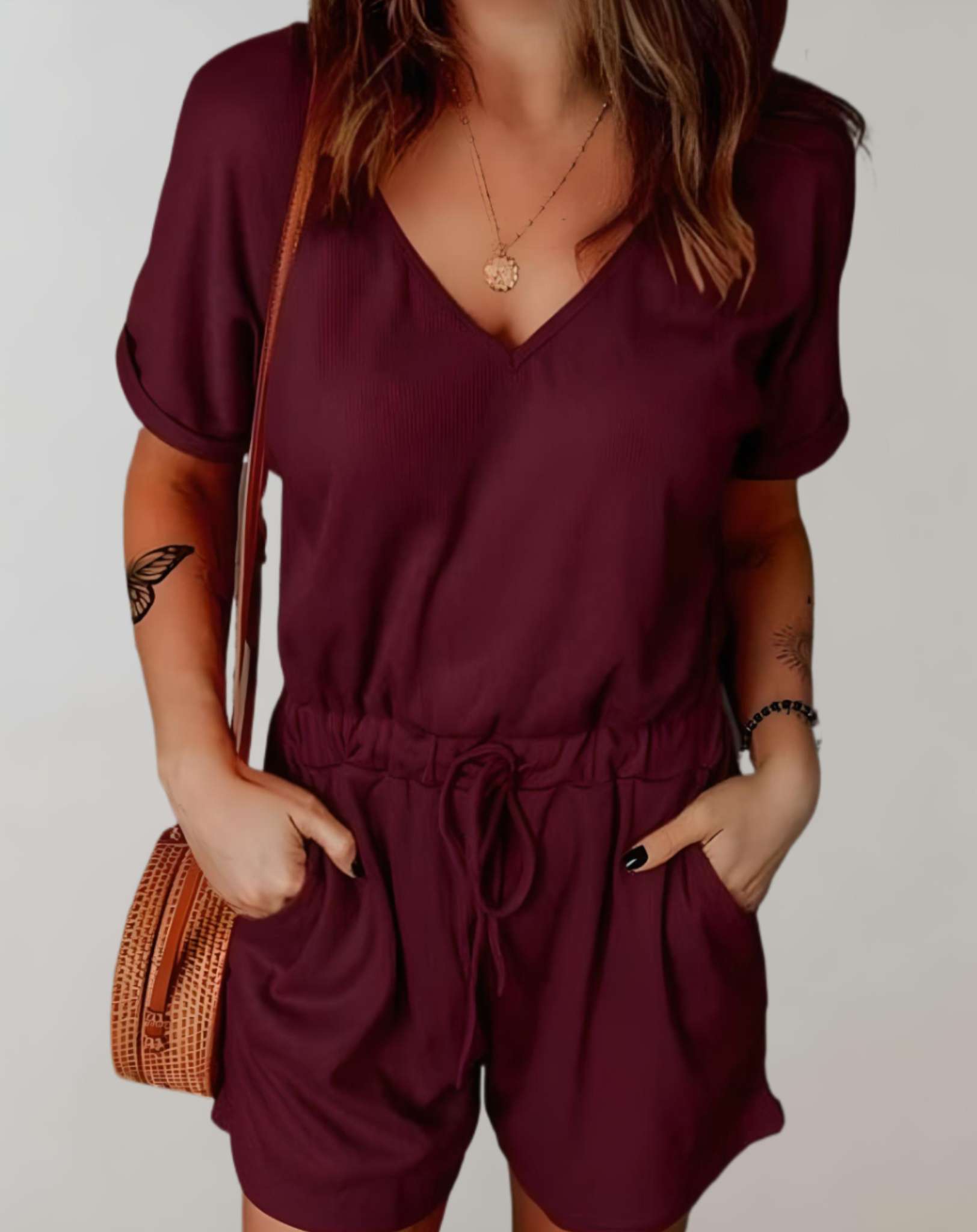 Khloe - Strampler mit tiefem V Ausschnitt und Seitentaschen Overall