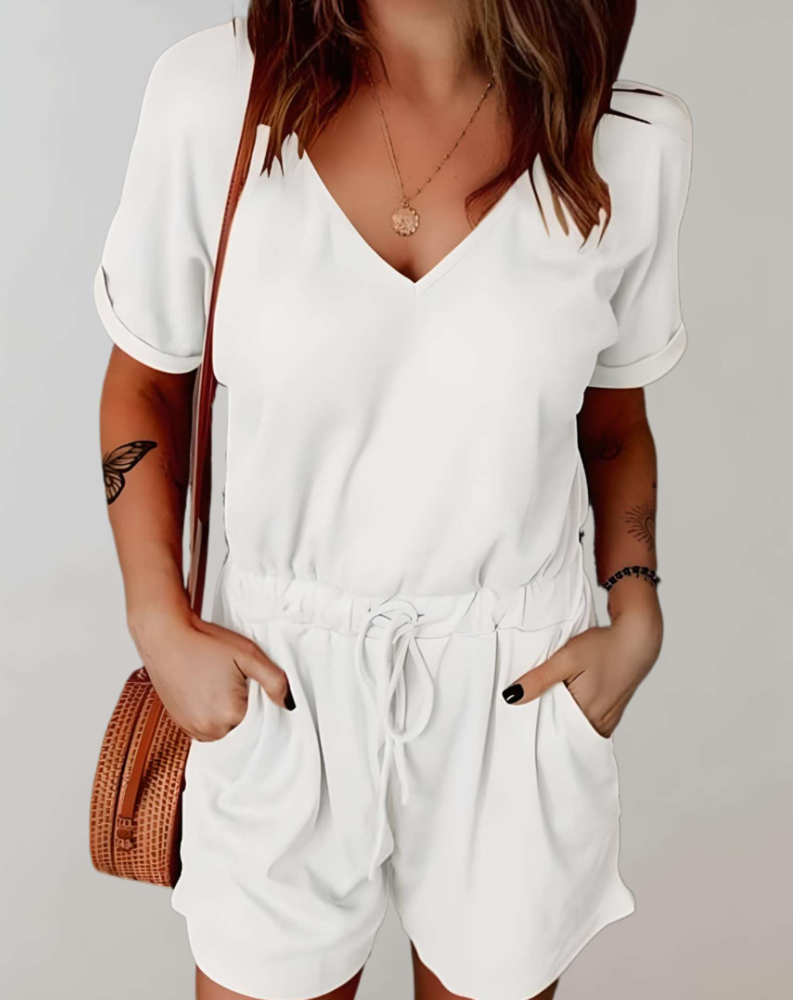 Khloe - Strampler mit tiefem V Ausschnitt und Seitentaschen Overall