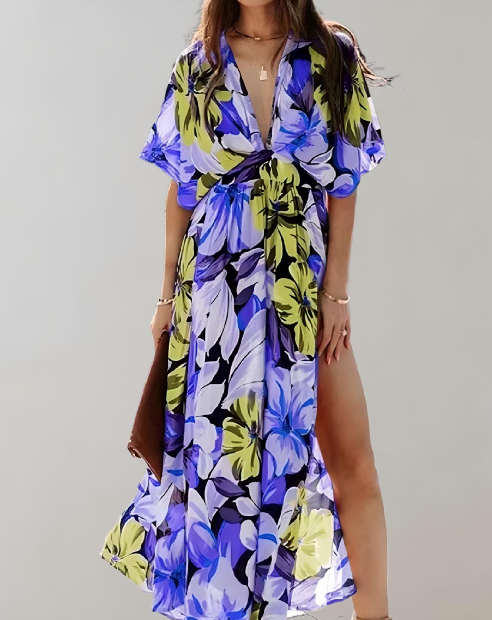 Nathalia- Langes Kleid mit hohem Schlitz aus fließendem Stoff und sommerlichem Design Kleid