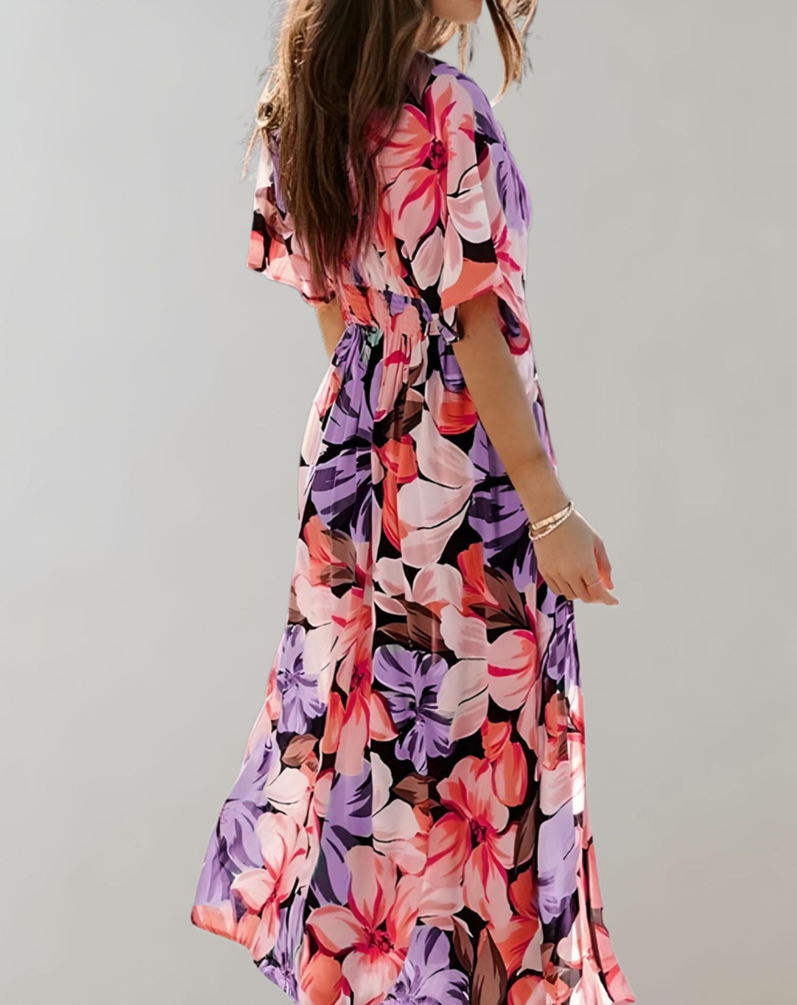 Nathalia- Langes Kleid mit hohem Schlitz aus fließendem Stoff und sommerlichem Design Kleid