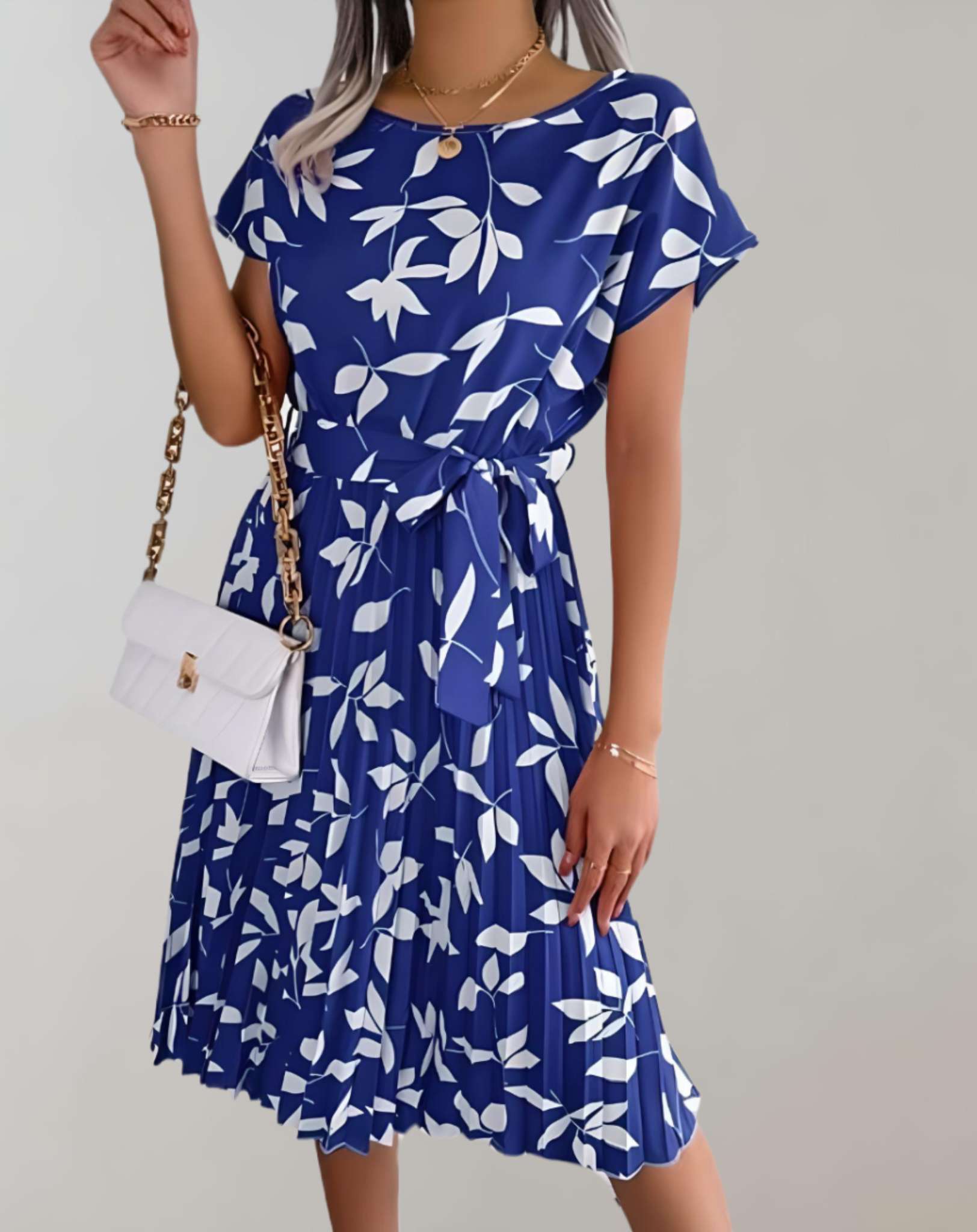 Nova - Minikleid mit Rundhalsausschnitt kurzen Ärmeln und Blumenmuster Kleid