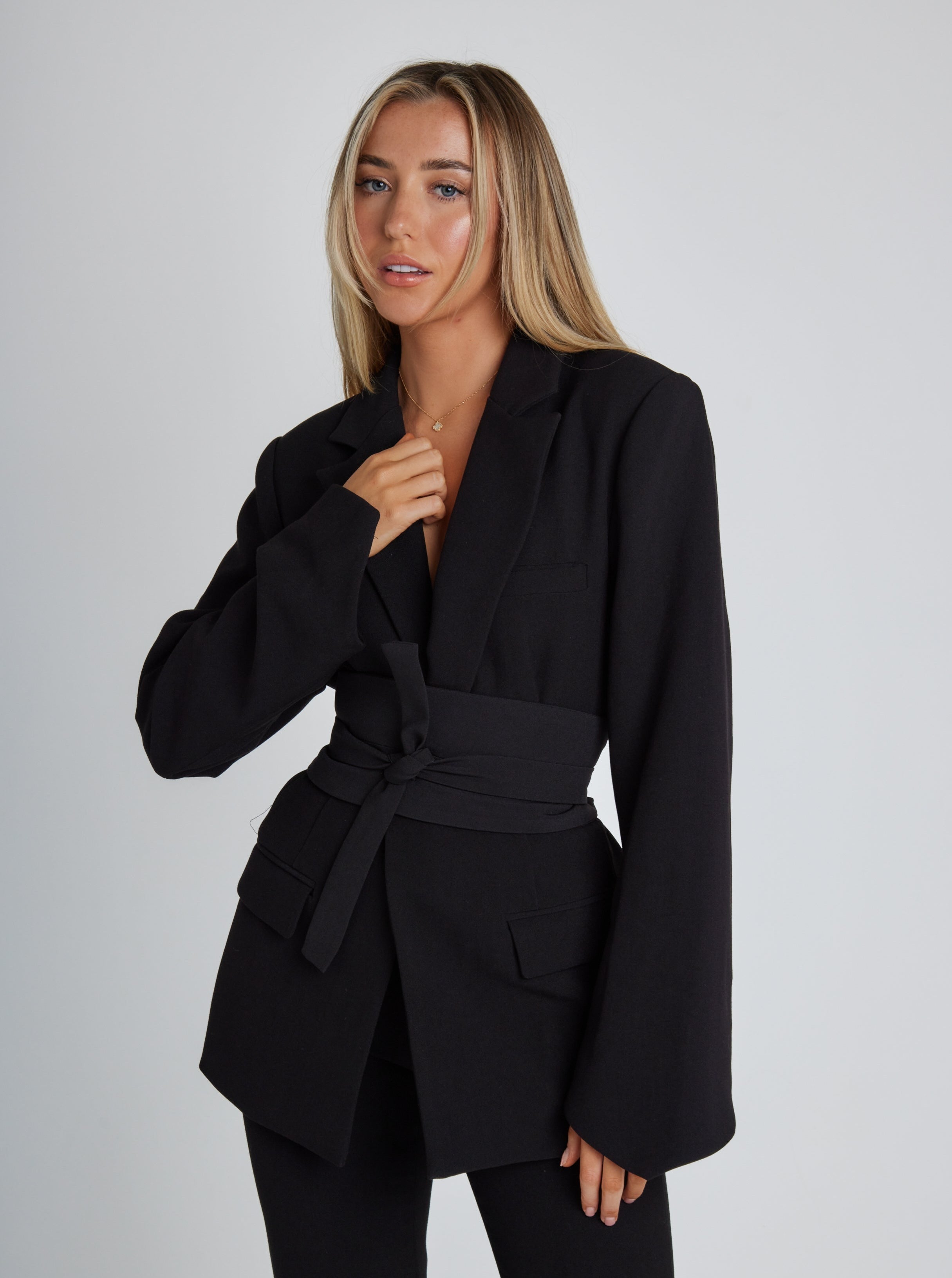 Femke - Der Essentielle Blazer für Jede Gelegenheit