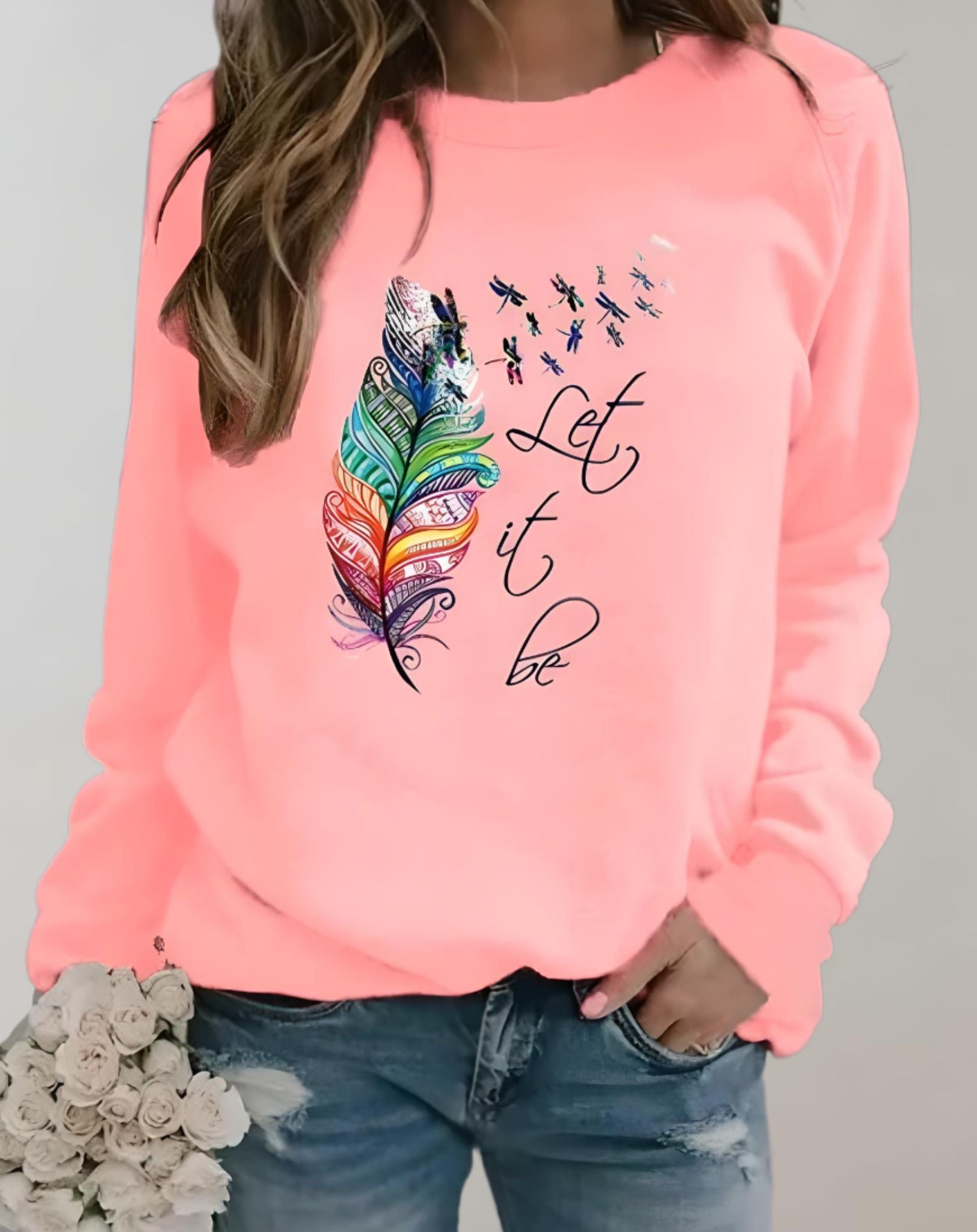 Rica -  Rundhalspullover mit motivierendem Statement und Federdesign Sweater