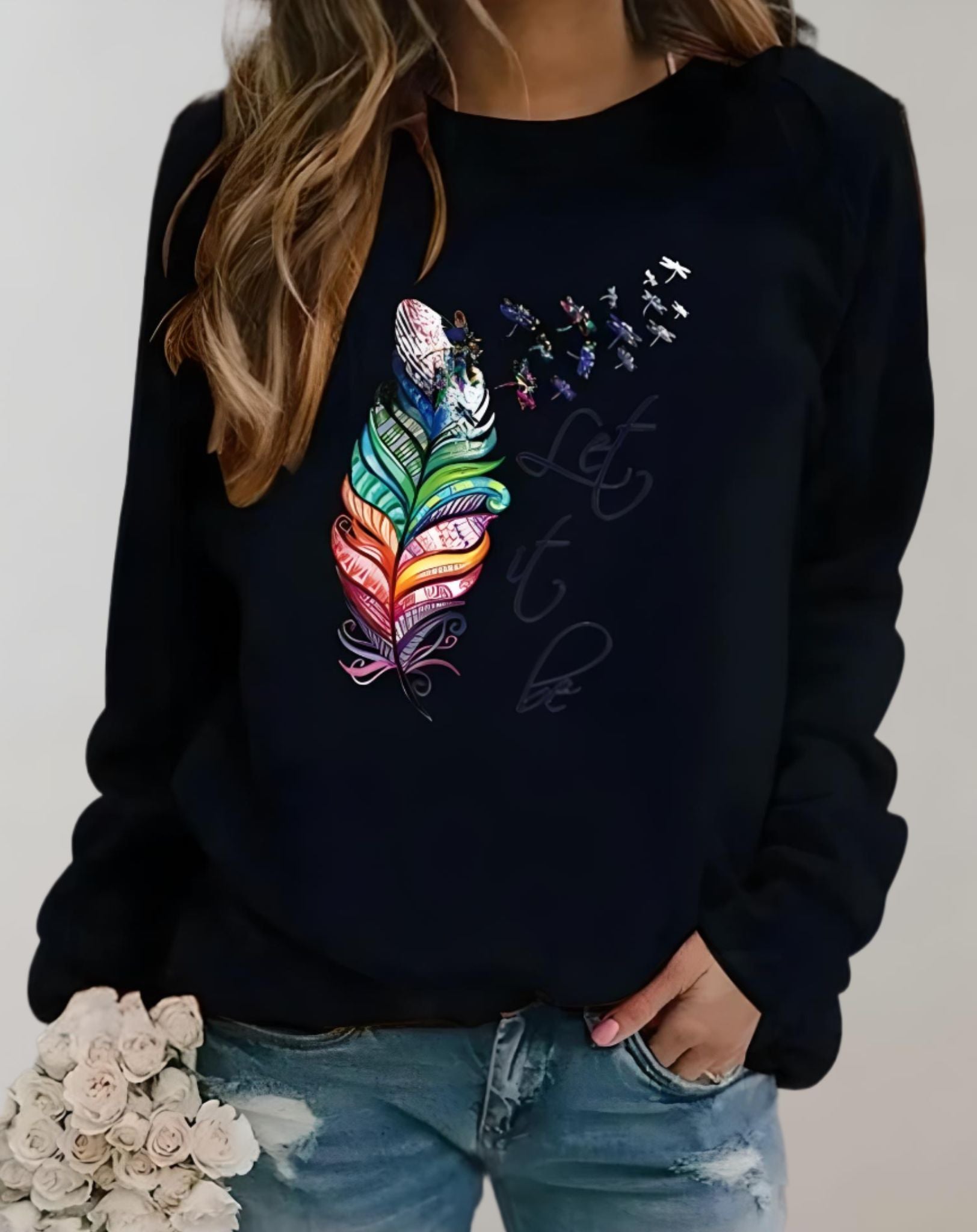 Rica -  Rundhalspullover mit motivierendem Statement und Federdesign Sweater