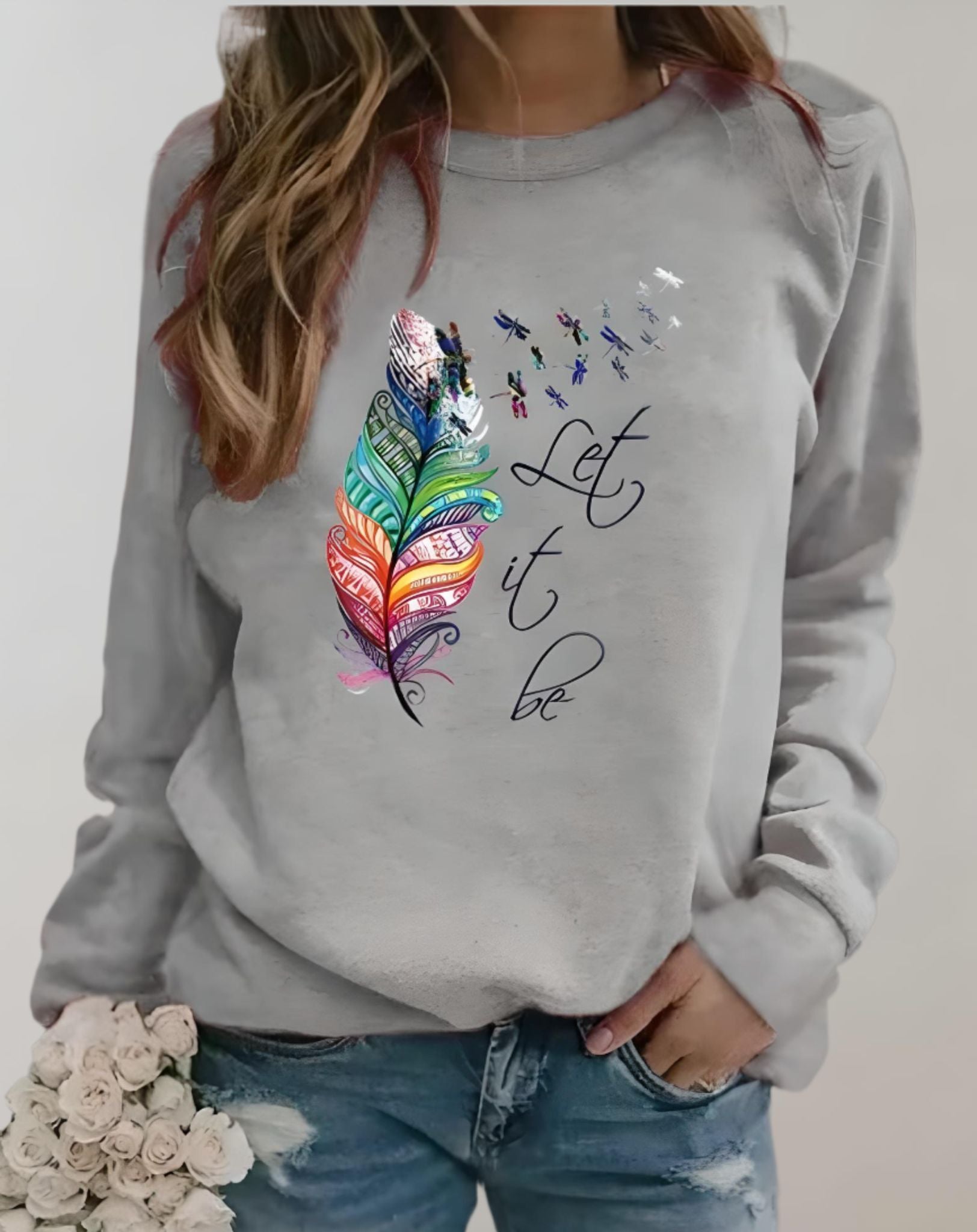 Rica -  Rundhalspullover mit motivierendem Statement und Federdesign Sweater