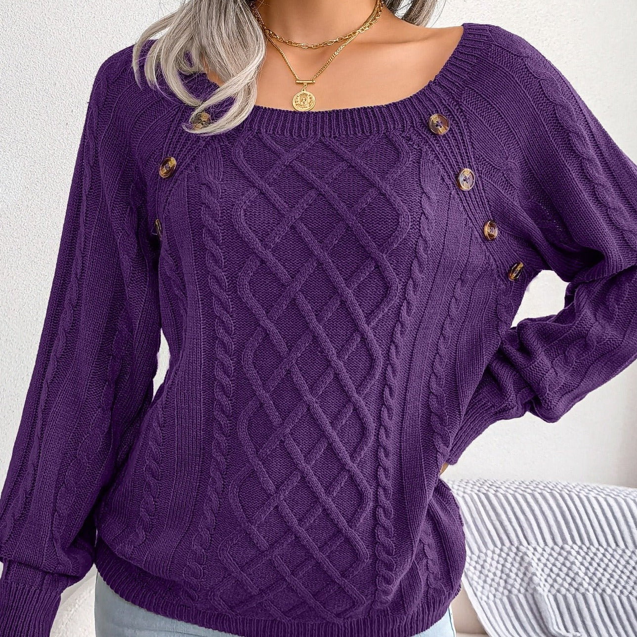 Adelinda | Stylische Damen Strickpullover mit weitem Rundhalsausschnitt und eleganten Knöpfen
