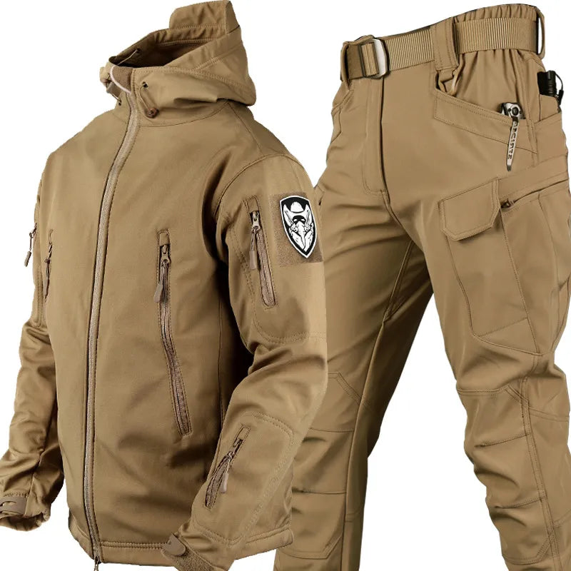 Taktische Outdoorjacke für Herren mit Mehrzwecktasche und wetterfesten Softshell-Hosen