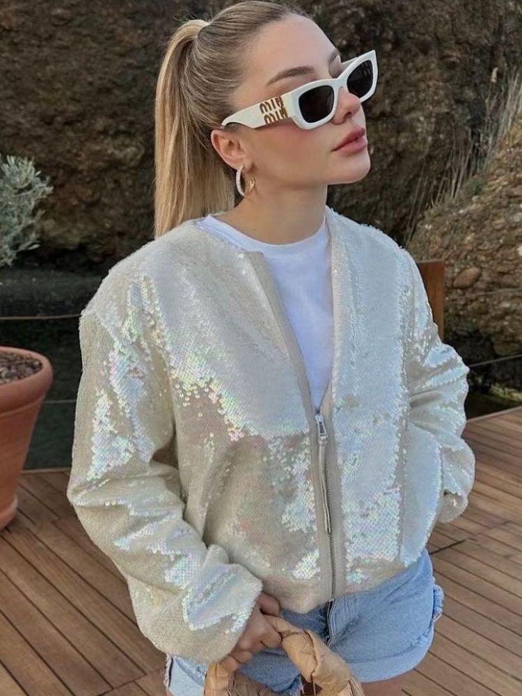 Glitzer Bomberjacke von WOLFF - Funkelnder Style für jedes Outfit