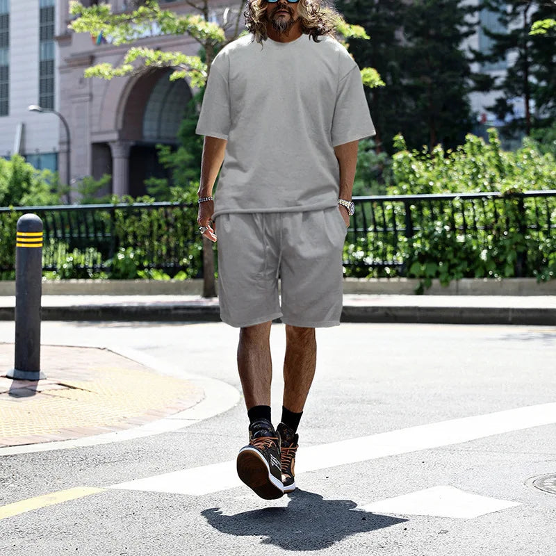 Oversized Freizeit Set für Herren – Lockeres Kurzshirt und Shorts, Streetwear Look