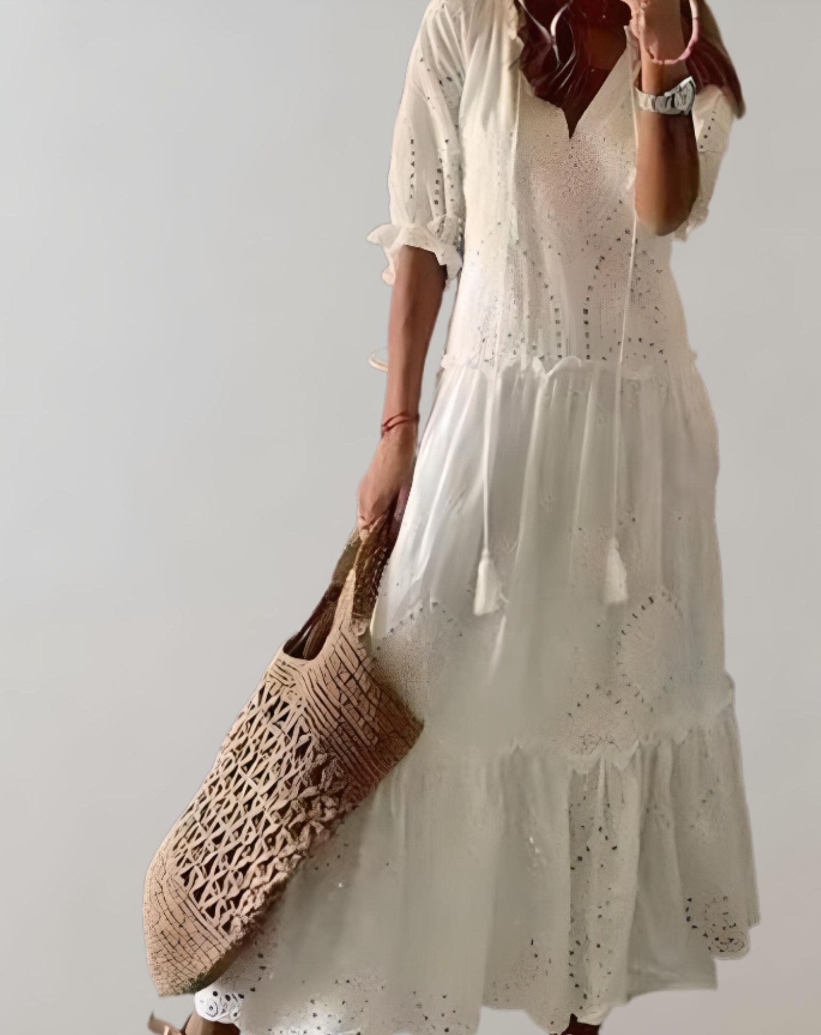 Alice -  Kleid mit tiefem V Ausschnitt und durchgehendem Spitzendesign Kleid