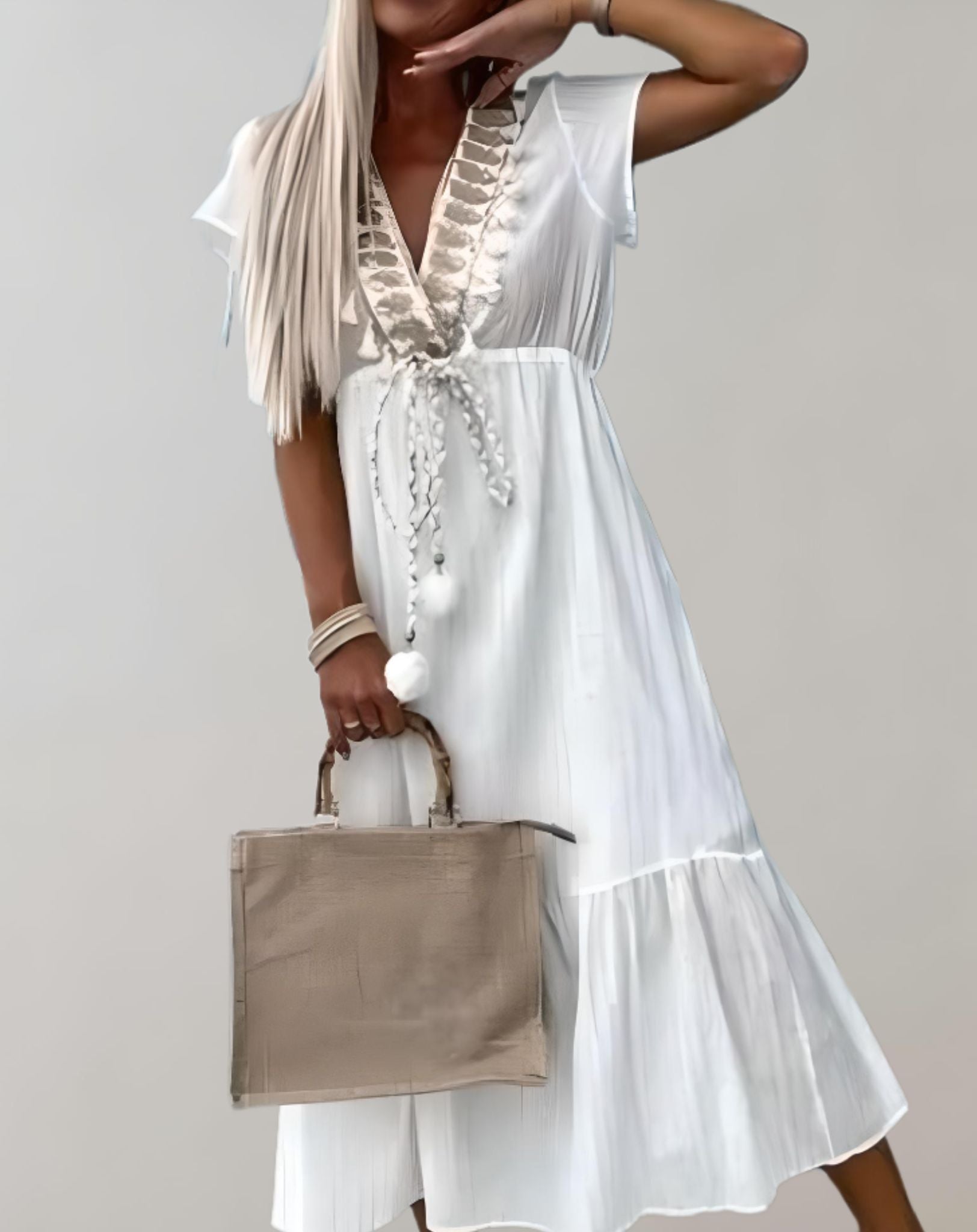 Alice -  Kleid mit tiefem V Ausschnitt und durchgehendem Spitzendesign Kleid