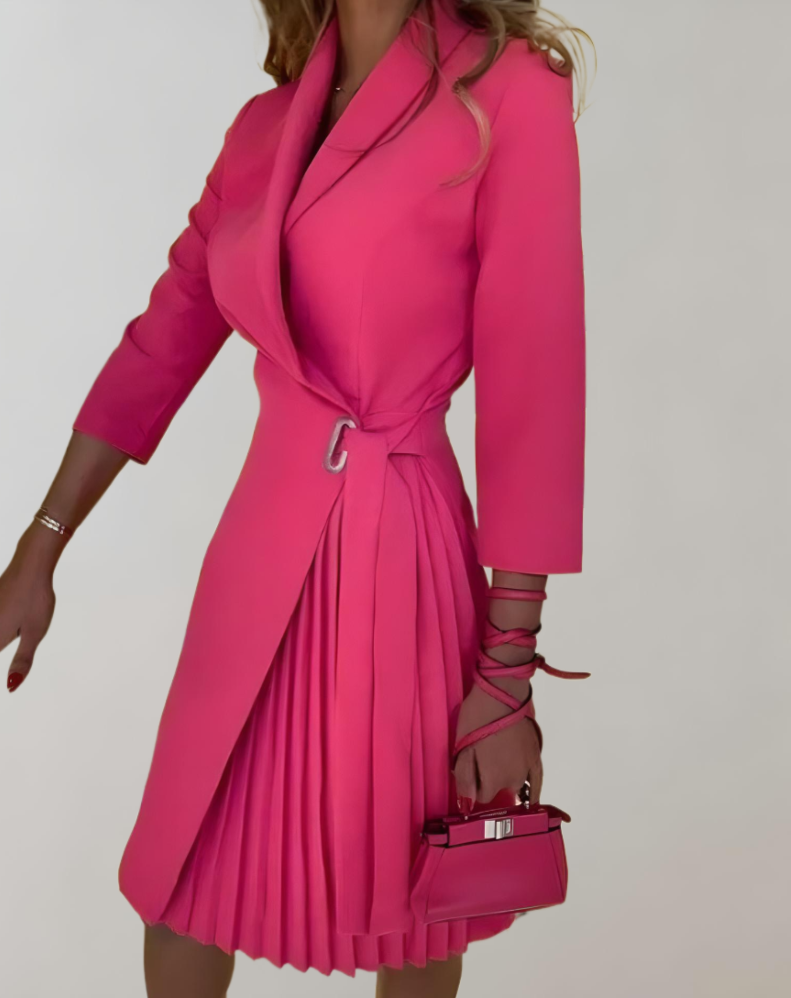Bea - Schmal geschnittenes Kleid mit langen Ärmeln und zufälligem Design kleid