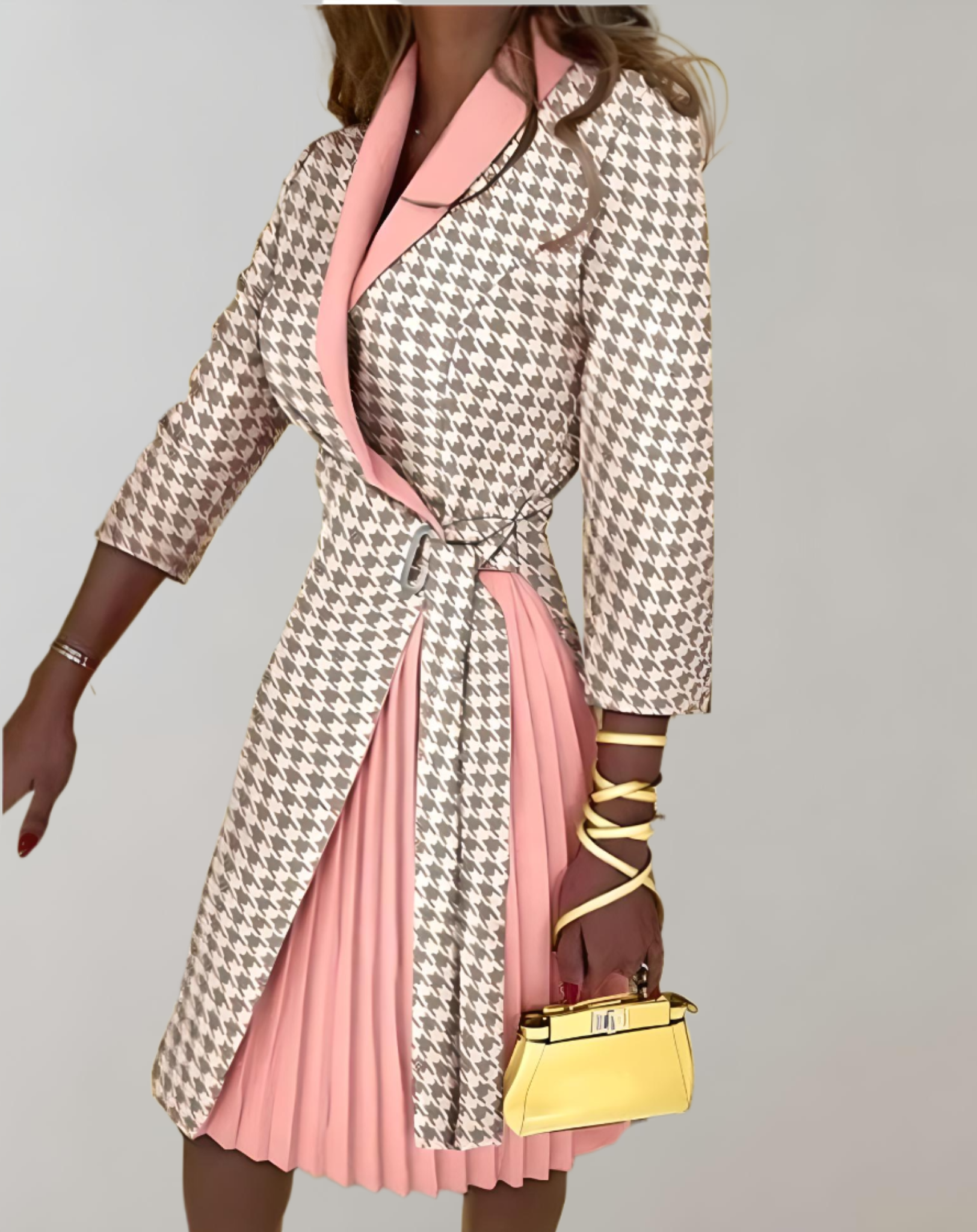 Bea - Schmal geschnittenes Kleid mit langen Ärmeln und zufälligem Design kleid
