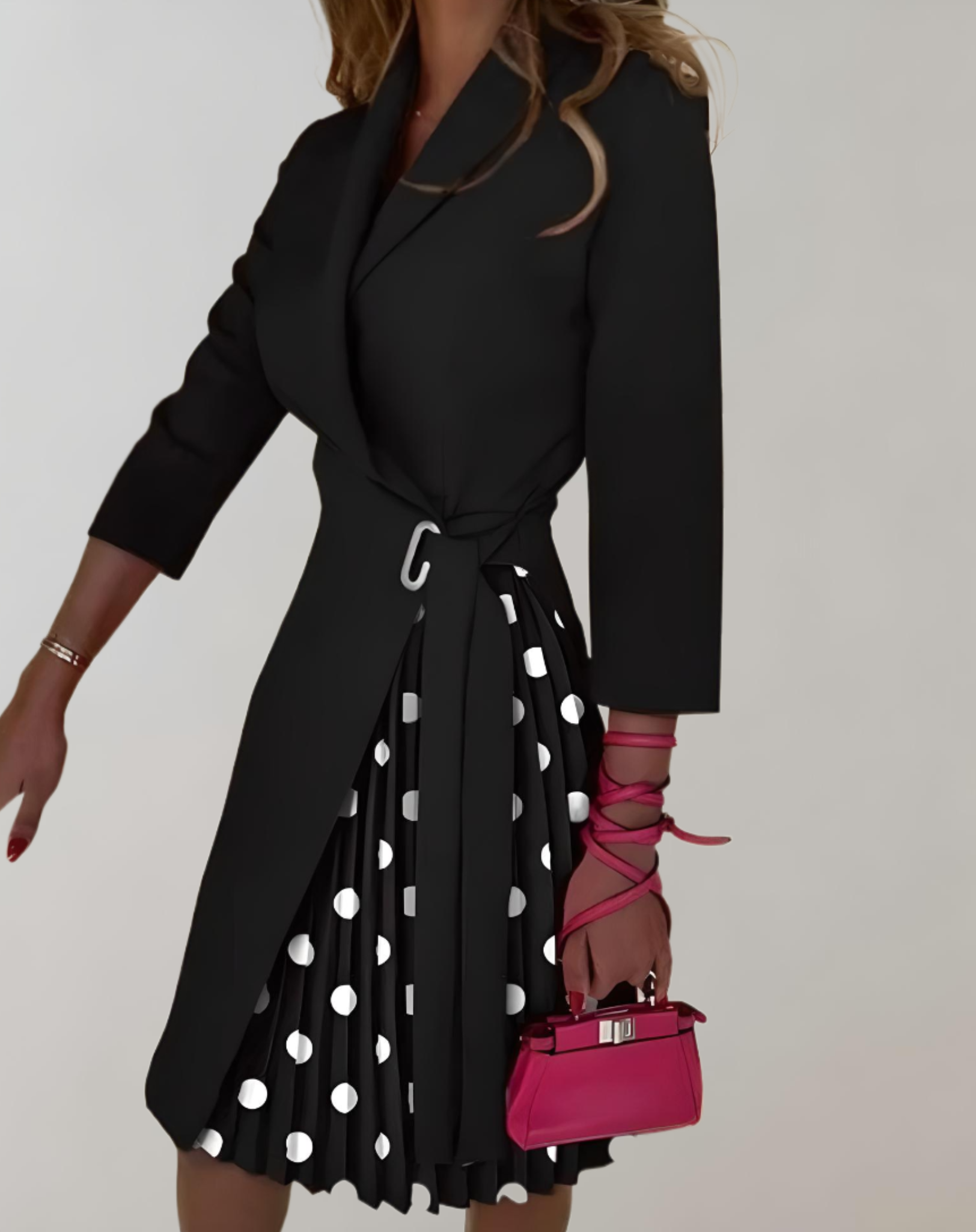 Bea - Schmal geschnittenes Kleid mit langen Ärmeln und zufälligem Design kleid