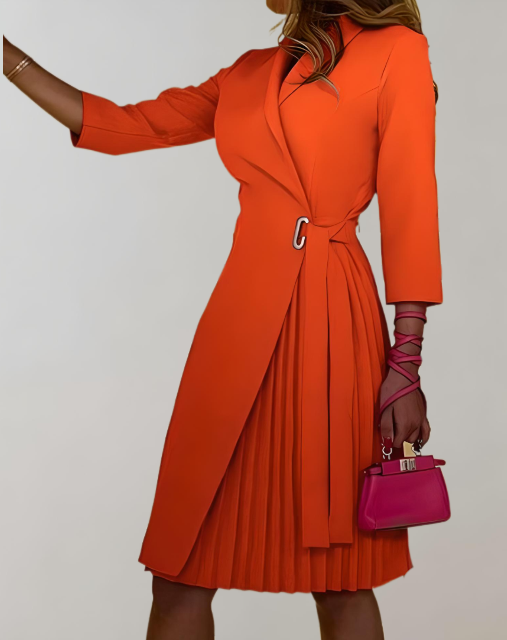 Bea - Schmal geschnittenes Kleid mit langen Ärmeln und zufälligem Design kleid
