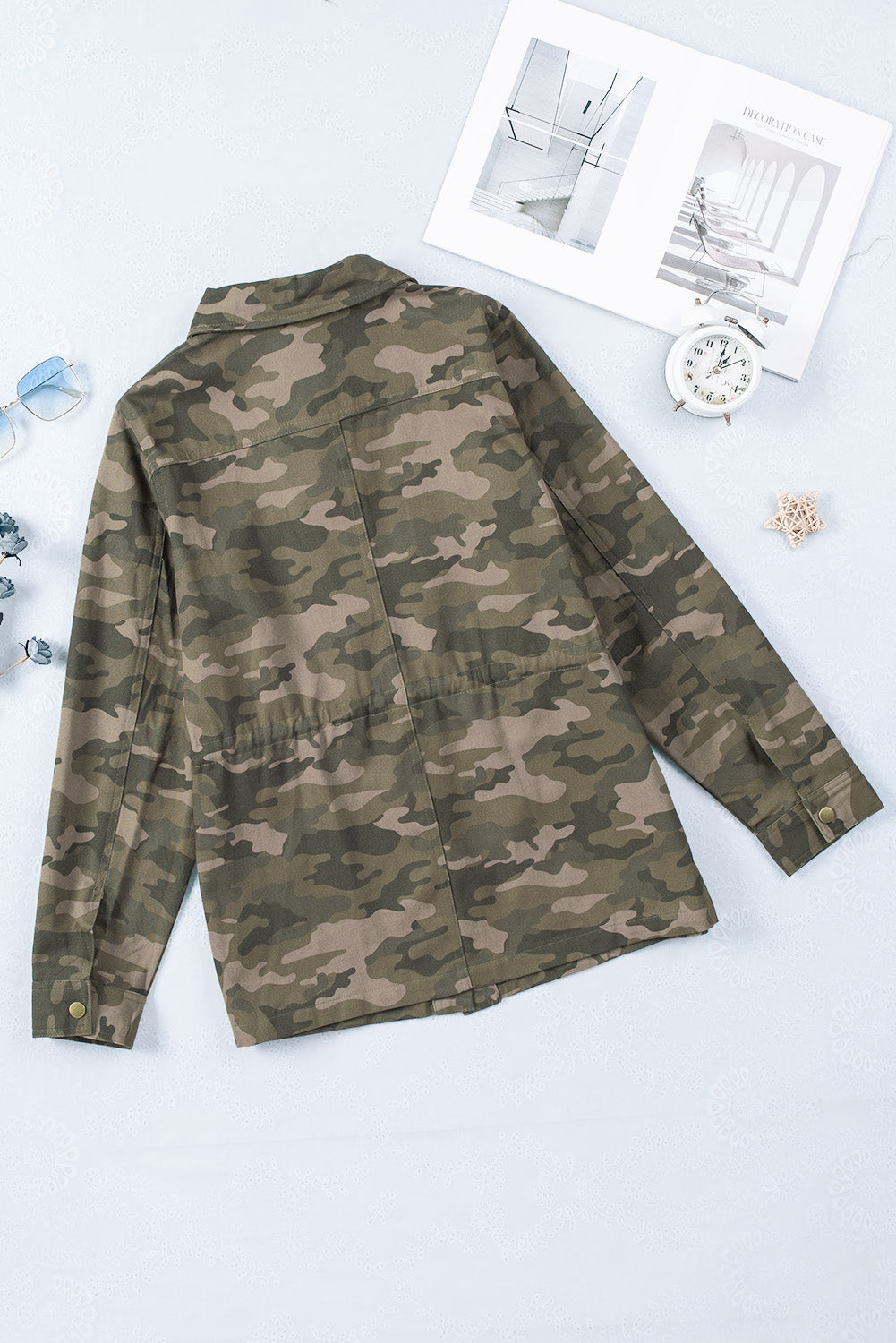 Marianne | Camouflage-Jacke mit vielseitigen Taschen und Knopfverschluss