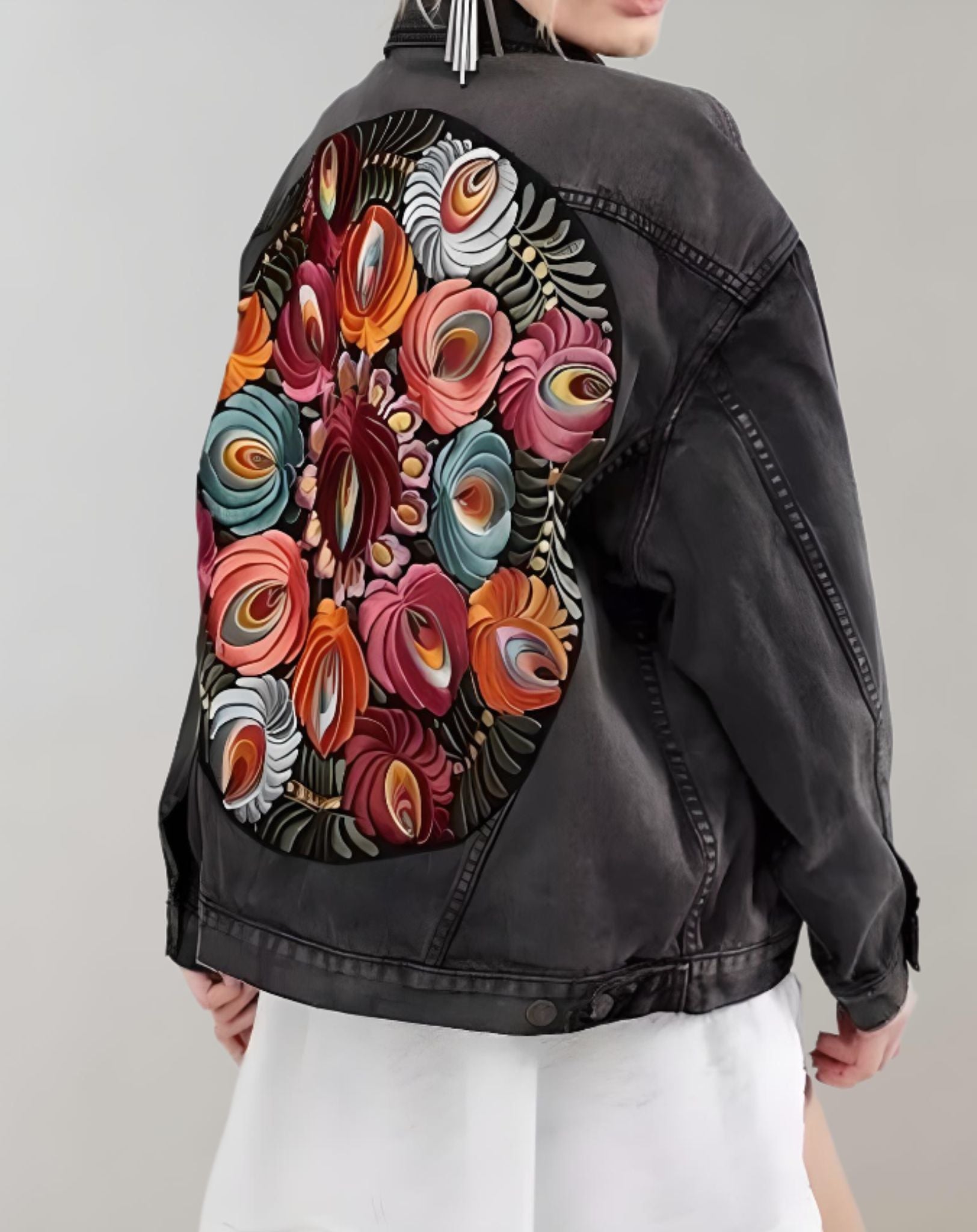 Jackie - Geknöpfte Jeansjacke mit großem Blumenstickmuster auf der Rückseite Jacke