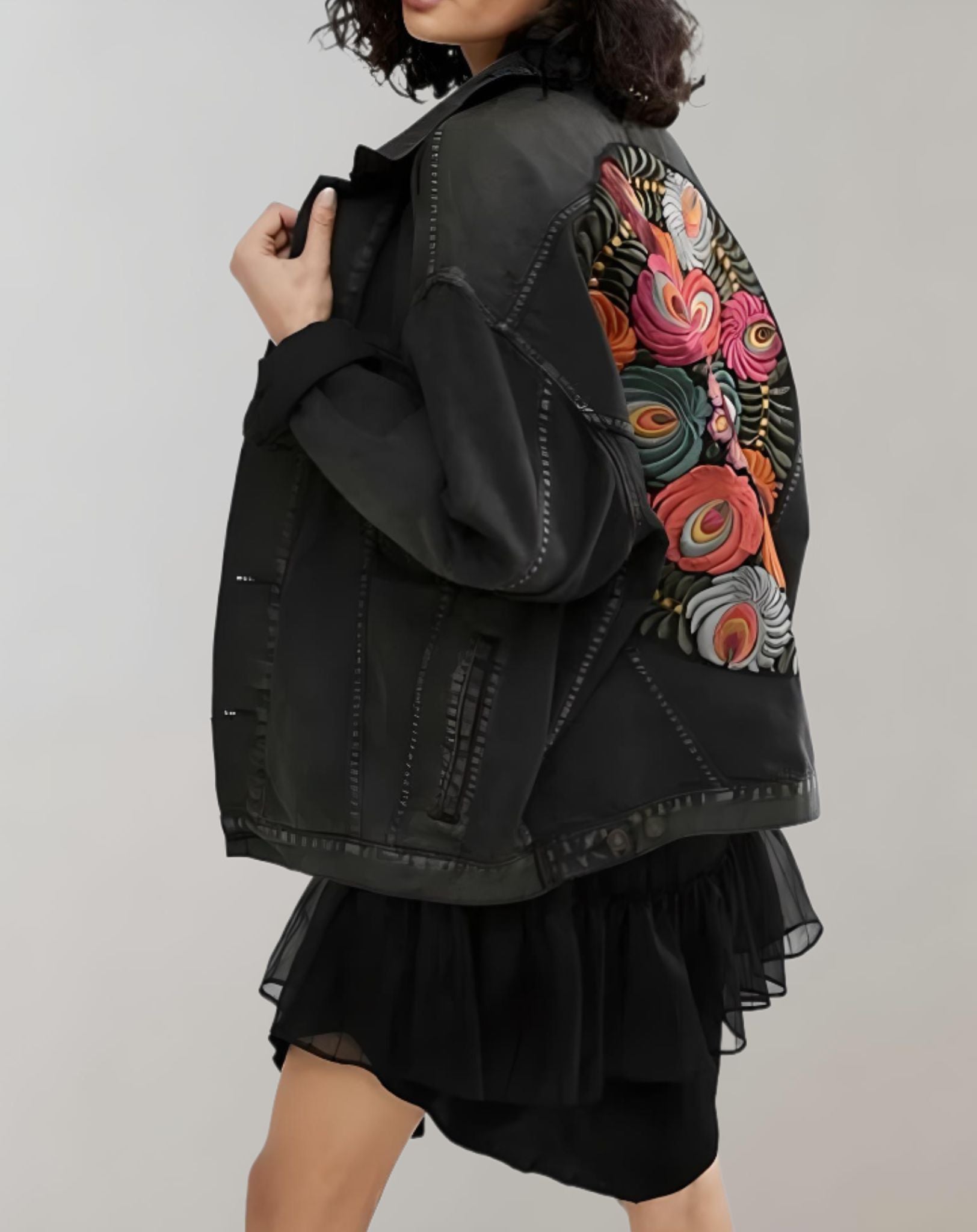 Jackie - Geknöpfte Jeansjacke mit großem Blumenstickmuster auf der Rückseite Jacke