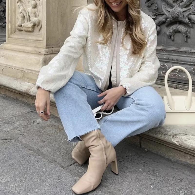Modischer, glänzender Damen-Bombermantel für trendbewusste Looks